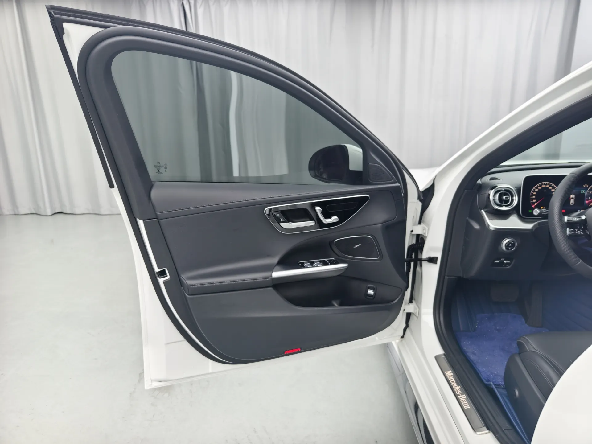 Mercedes-Benz C 260 L, 2023 10