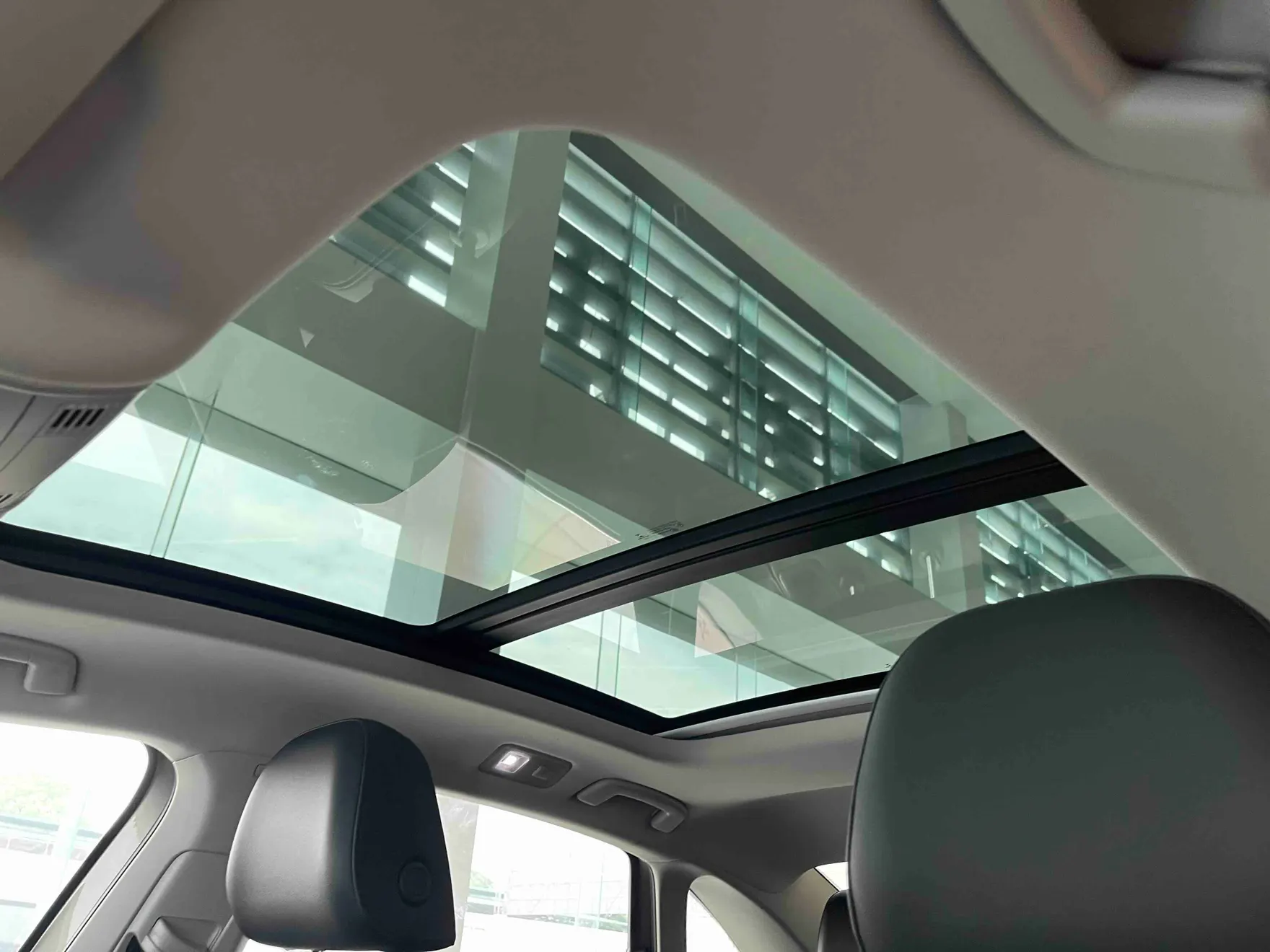 Volkswagen Sagitar, 2020 13