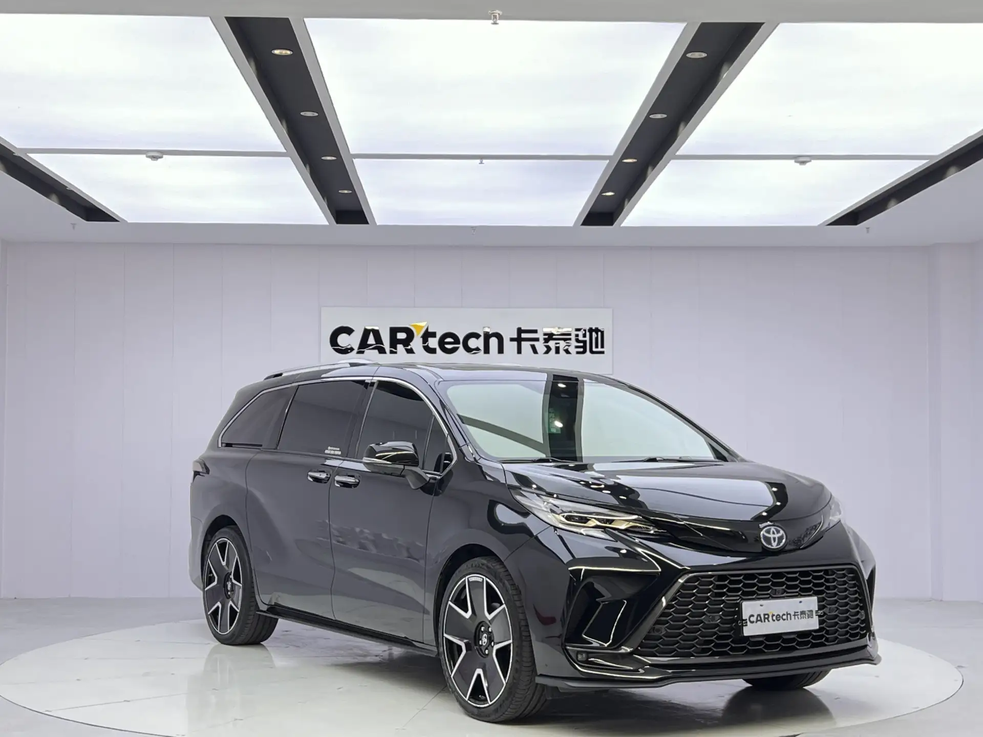 Toyota Granvia, 2023 все фото