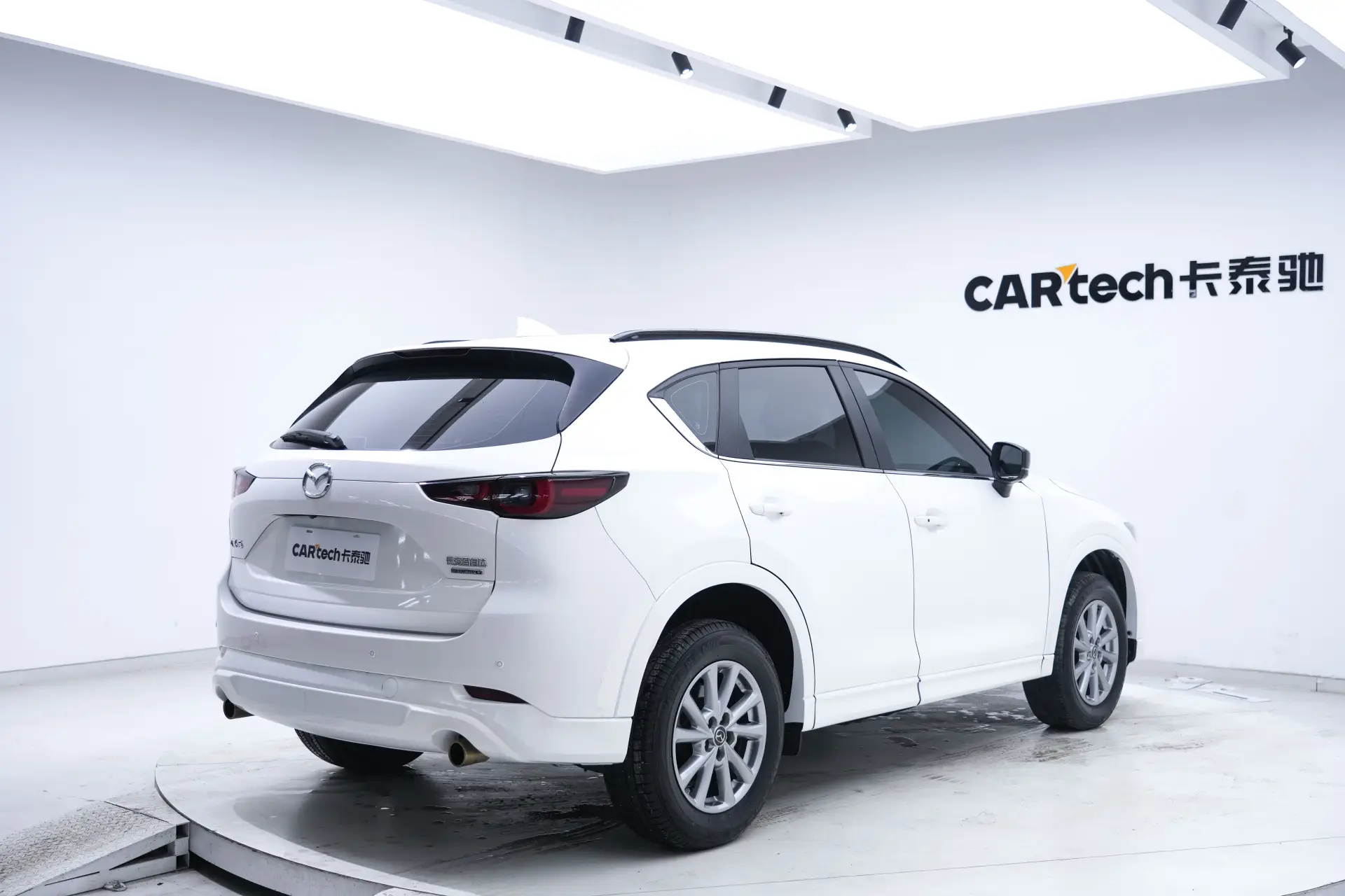 Mazda CX-5, 2023 все фото