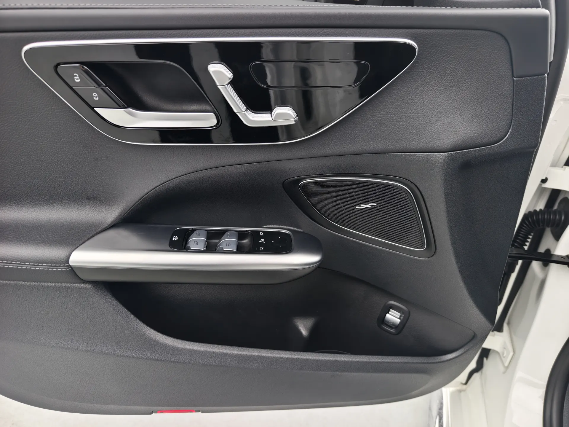 Mercedes-Benz C 260 L, 2023 16