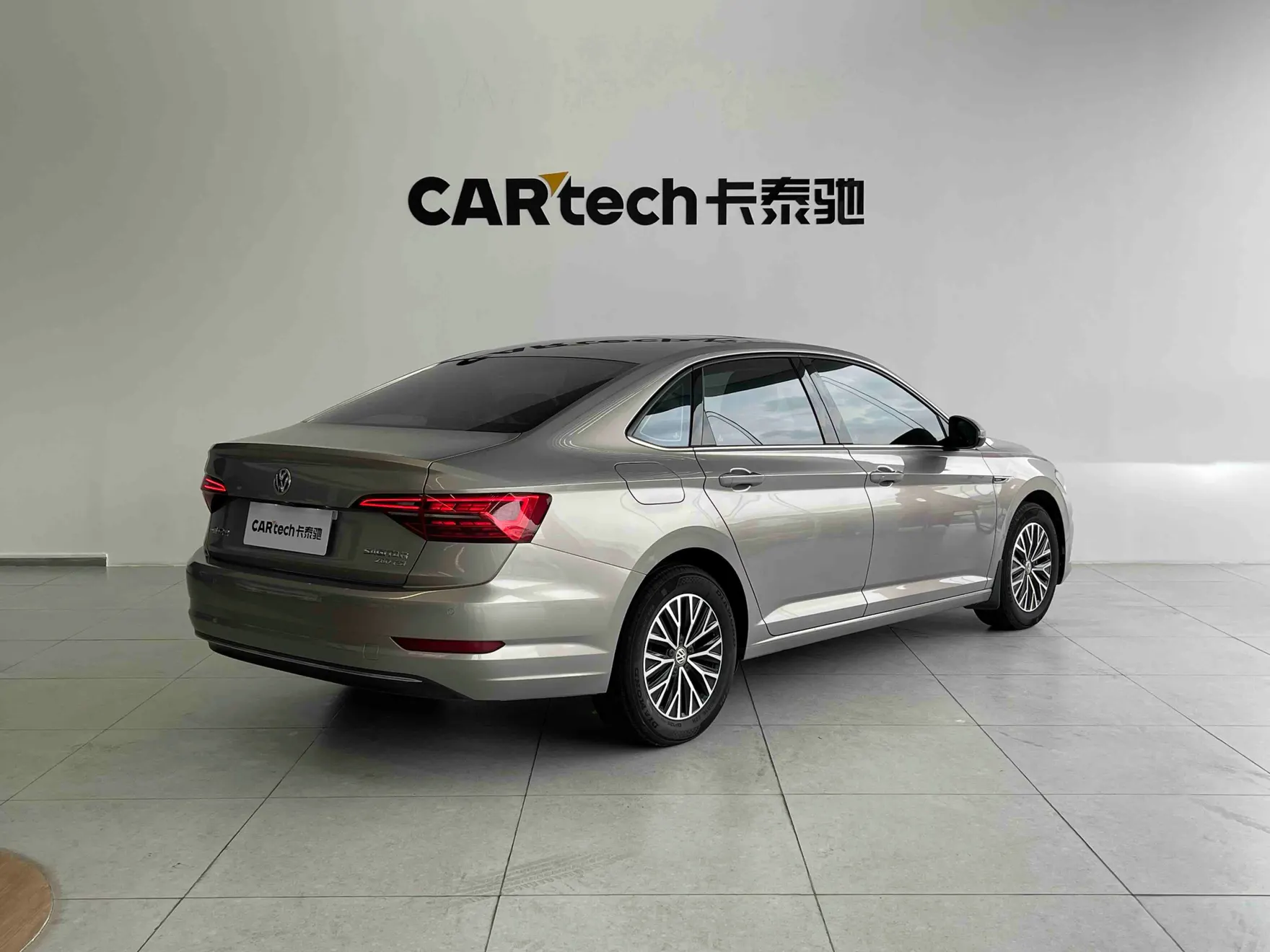 Volkswagen Sagitar, 2020 3