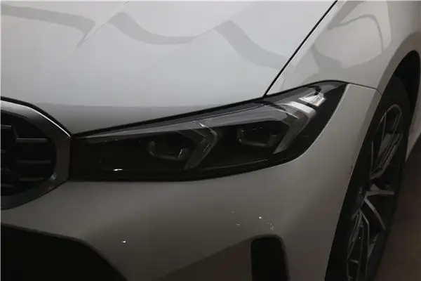 BMW 325Li, 2024 27
