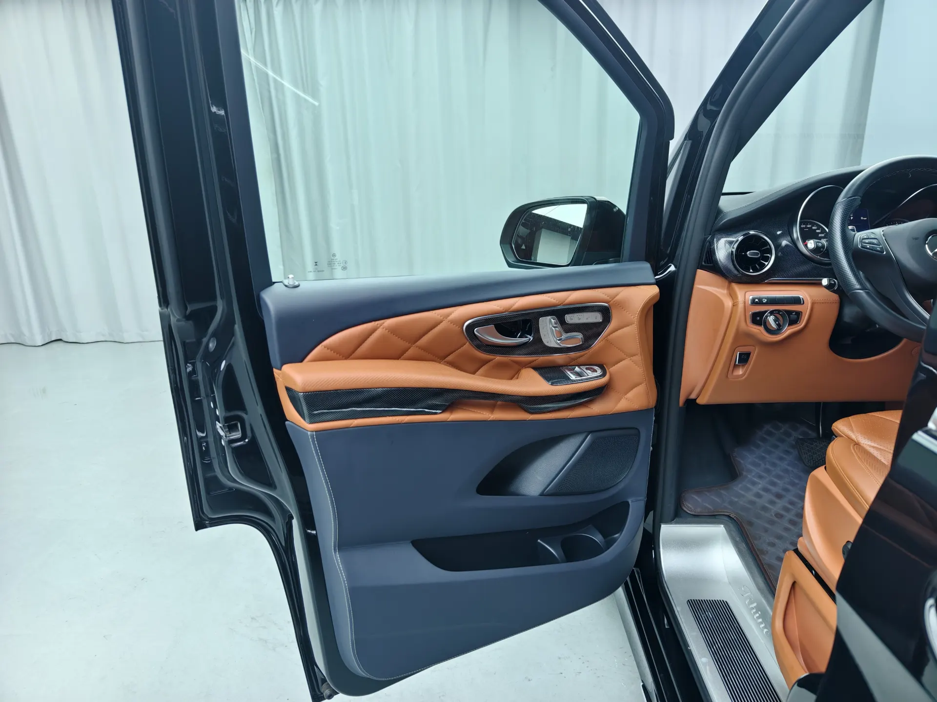 Mercedes-Benz Rhine Traveller, 2024 11