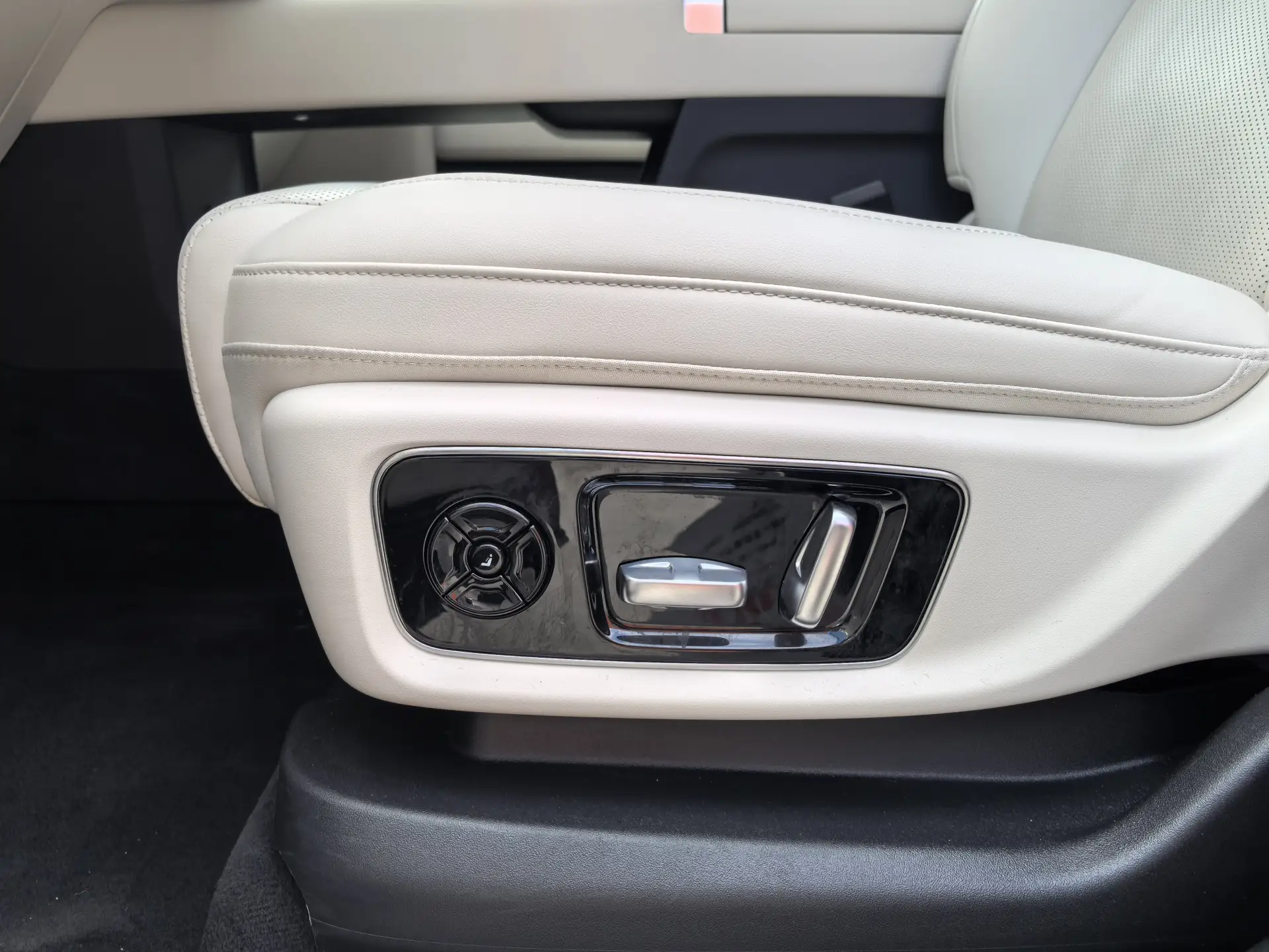 Li Auto L9, 2025 17