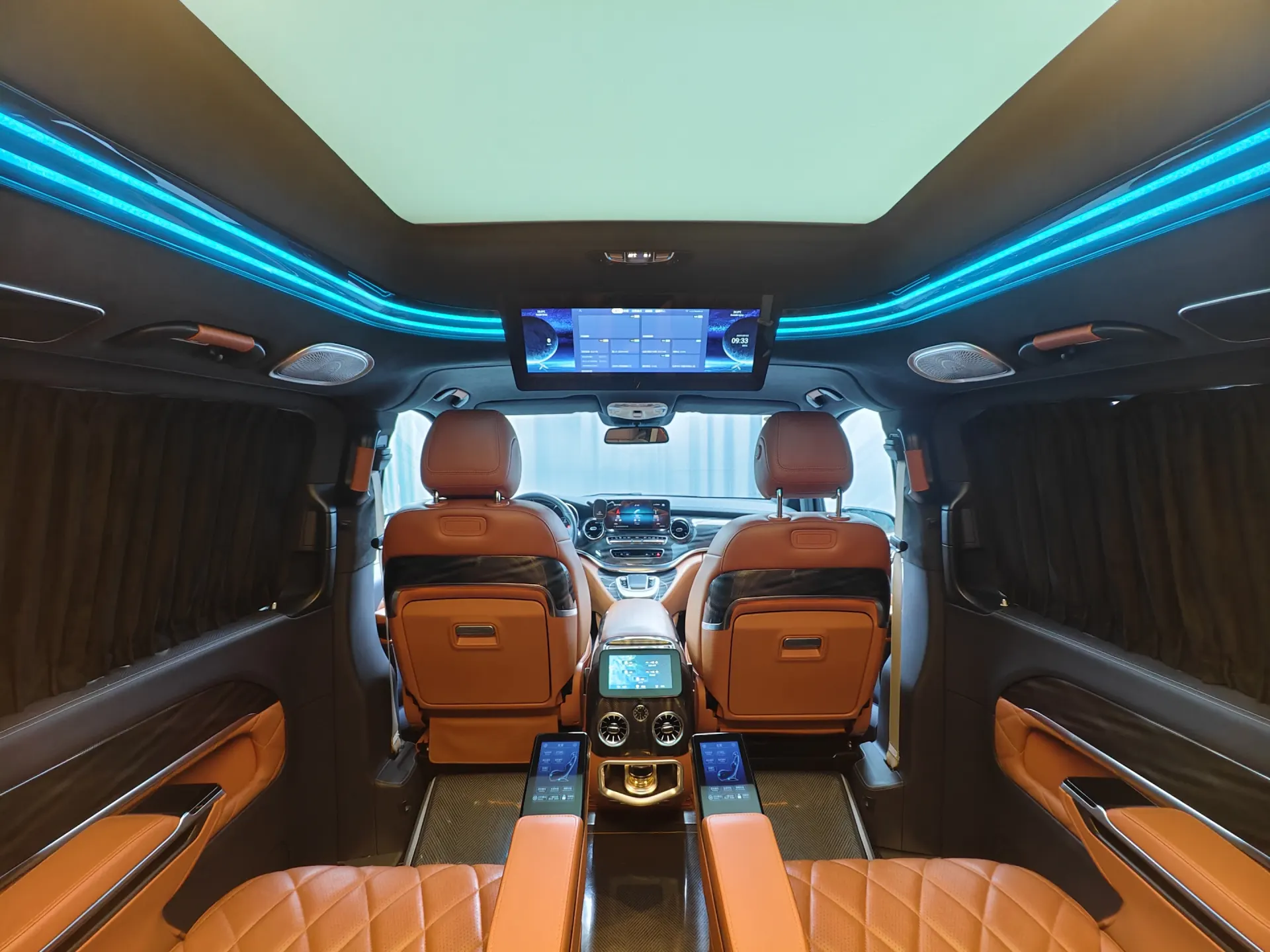 Mercedes-Benz Rhine Traveller, 2024 28