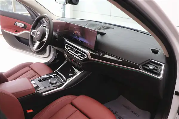 BMW 325Li, 2024 21