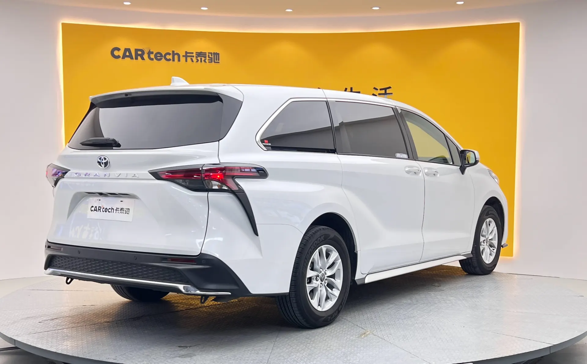 Toyota Granvia, 2024 3
