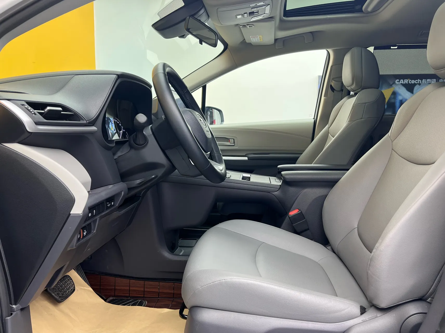 Toyota Granvia, 2024 17