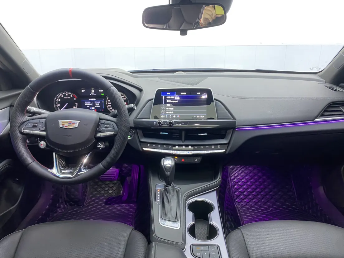 Cadillac CT4, 2023 13
