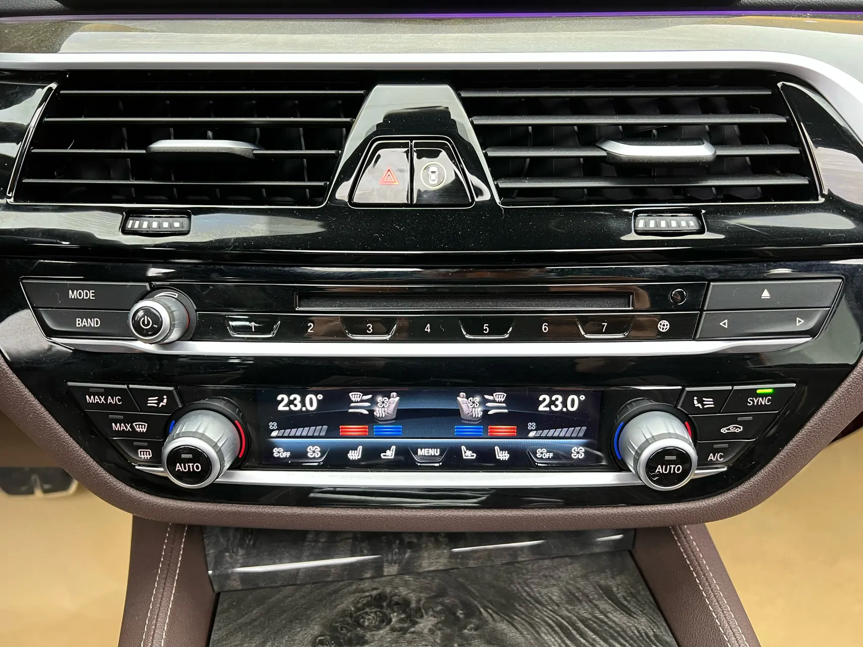BMW 6GT, 2018 33