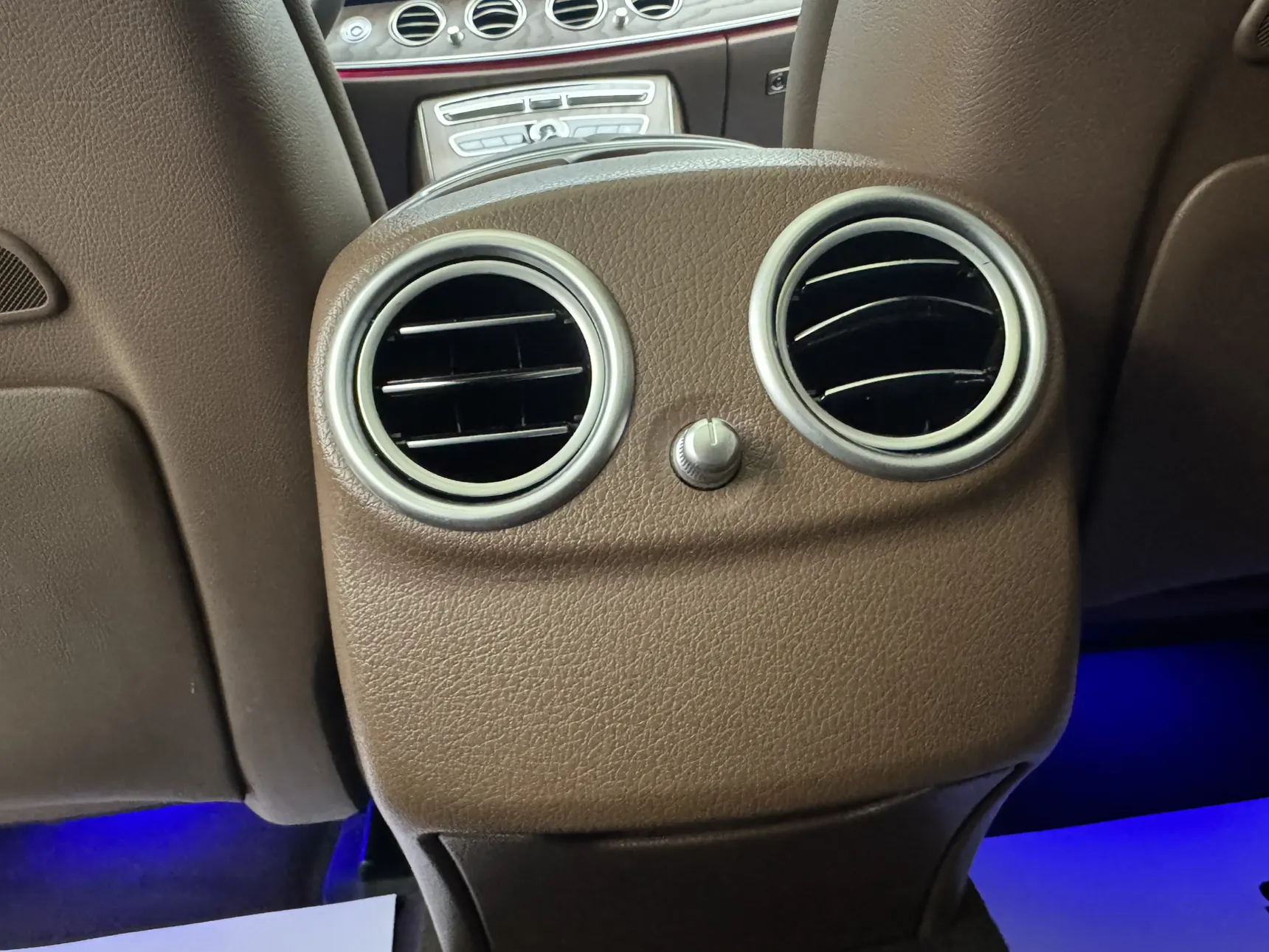 Mercedes-Benz E 300 L, 2020 10