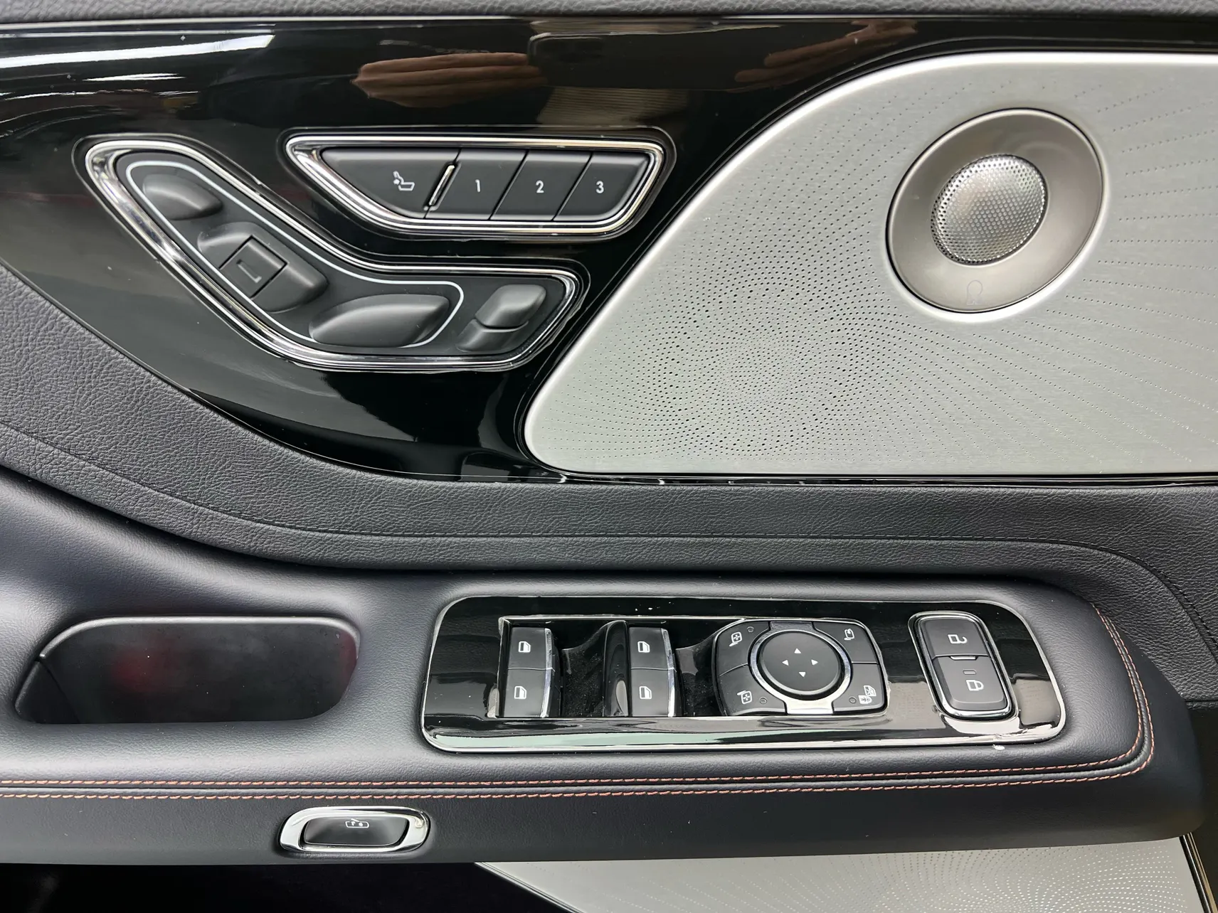 Lincoln Aviator, 2021 17