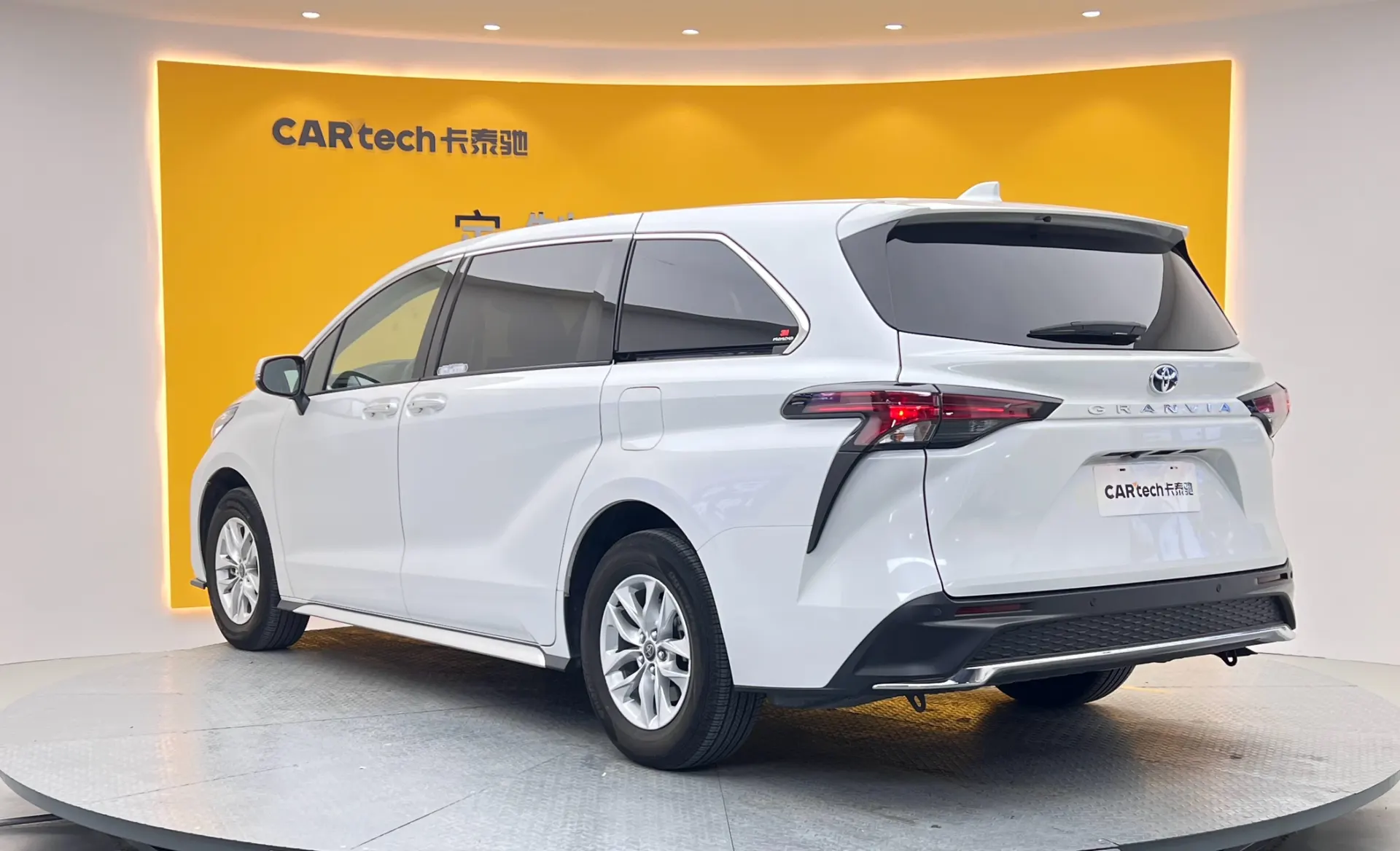 Toyota Granvia, 2024 7