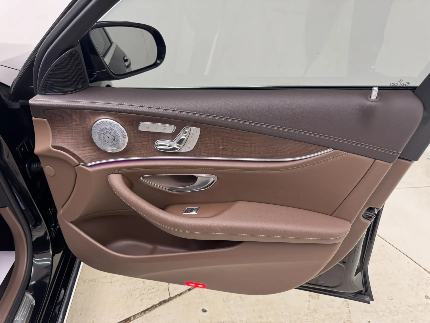 Mercedes-Benz E 300 L, 2020 19