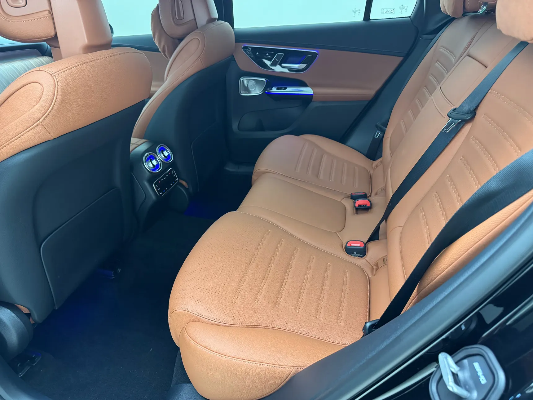 Mercedes-Benz GLC 300 L, 2026 21