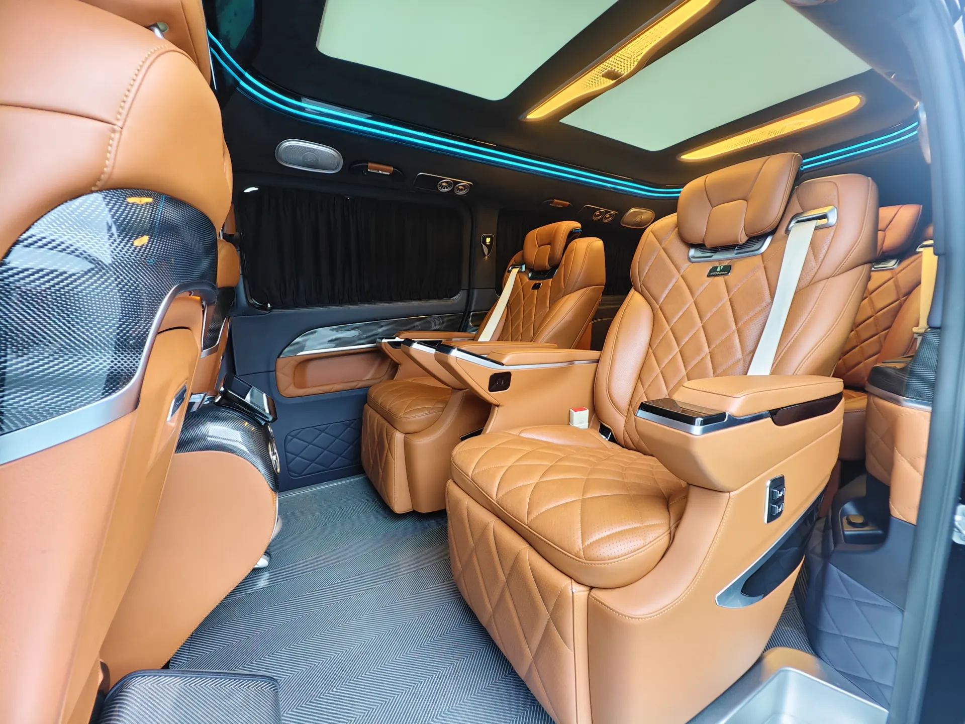Mercedes-Benz Rhine Traveller, 2024 14
