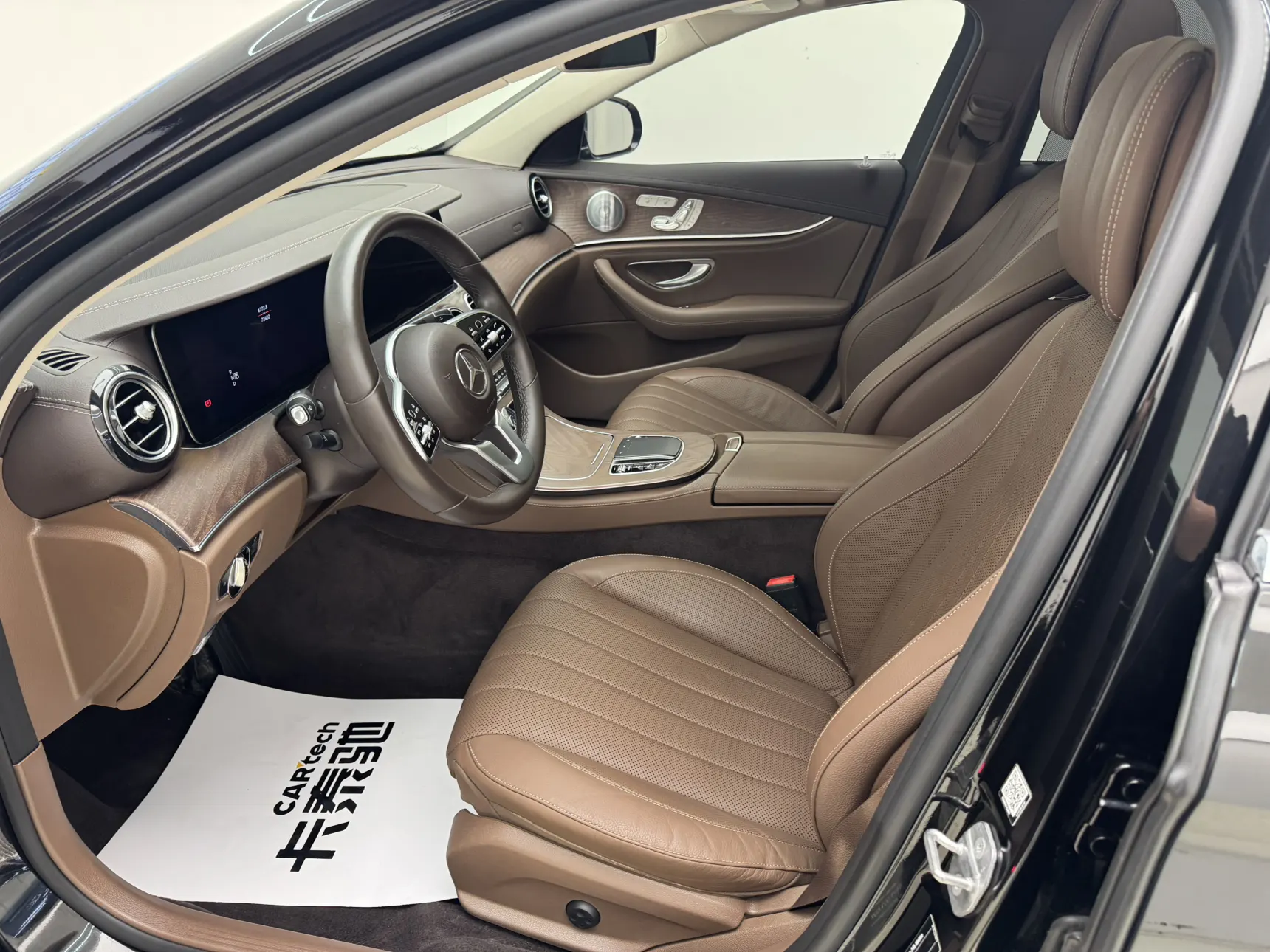 Mercedes-Benz E 300 L, 2020 13