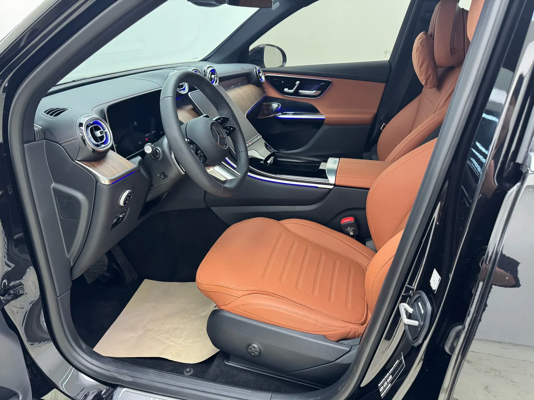 Mercedes-Benz GLC 300 L, 2026 13