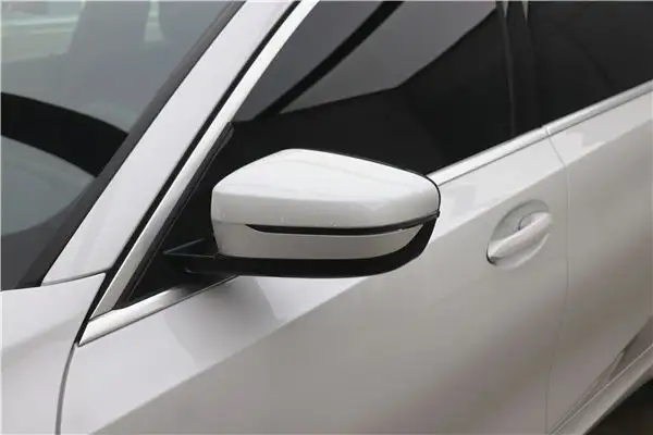 BMW 325Li, 2024 31