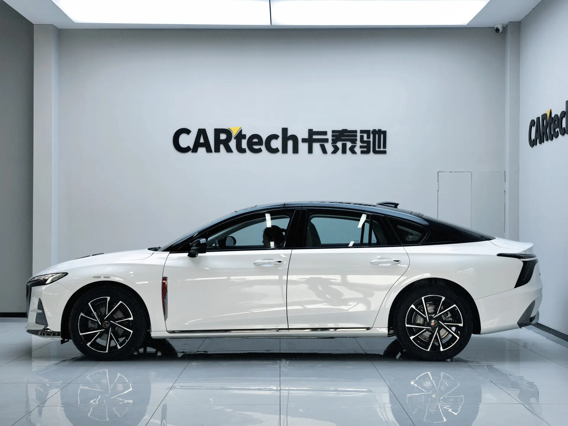 Hongqi H6, 2026 8