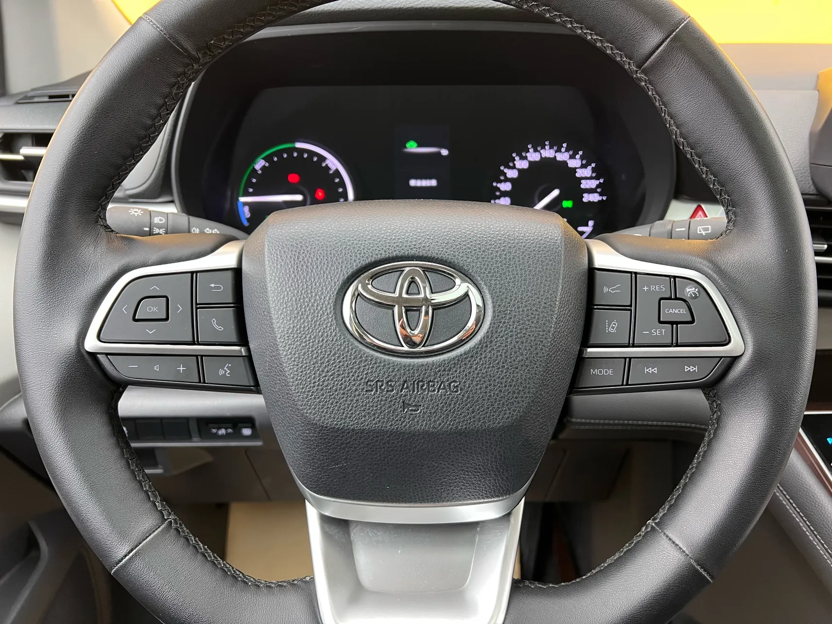 Toyota Granvia, 2024 14