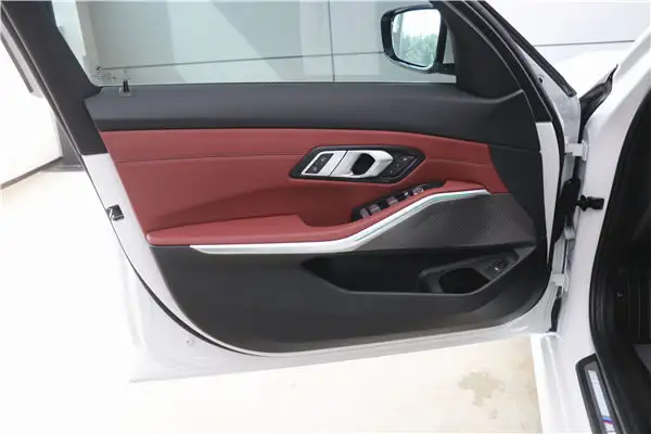 BMW 325Li, 2024 10