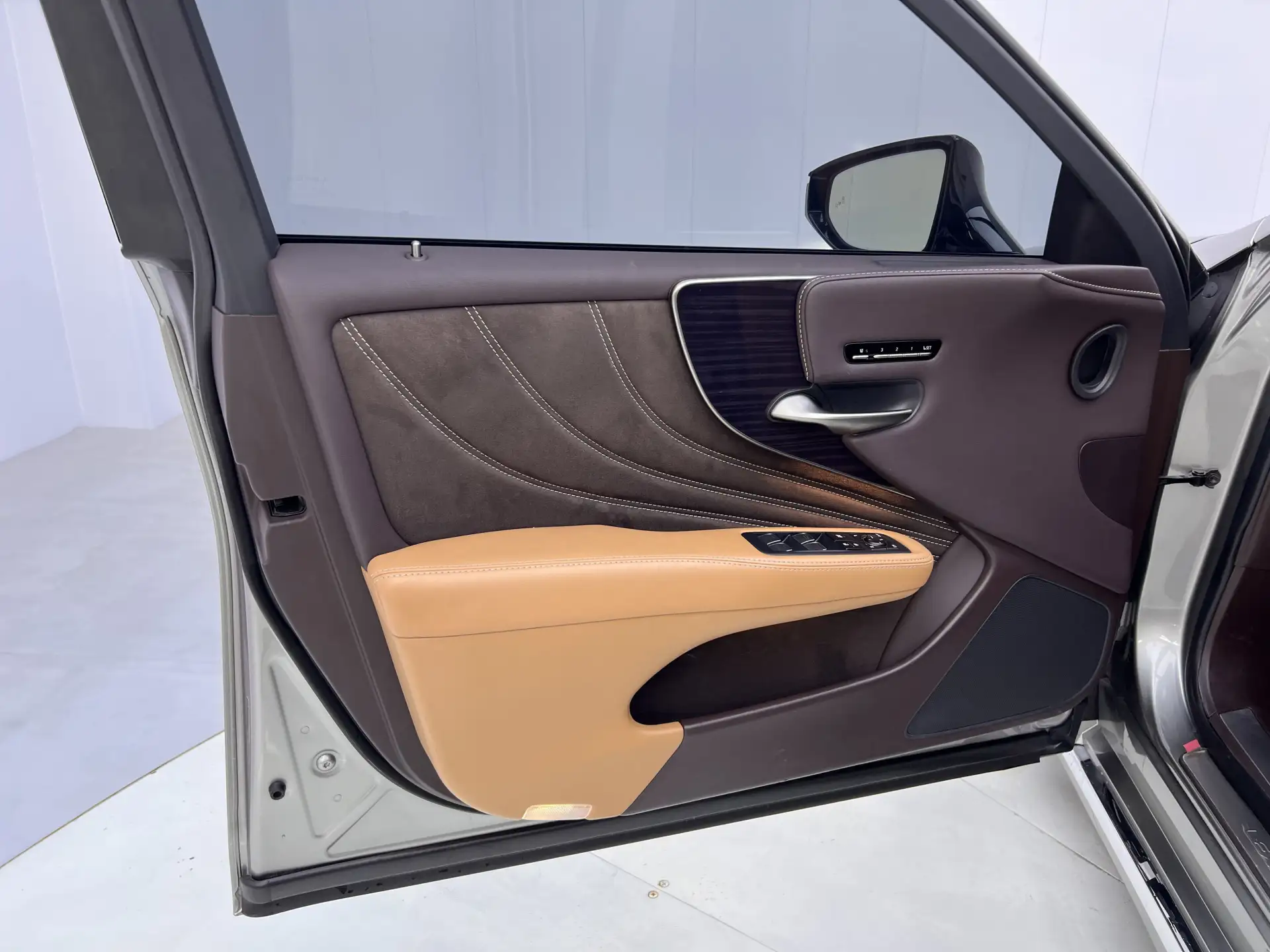 Lexus LS 500h, 2020 17
