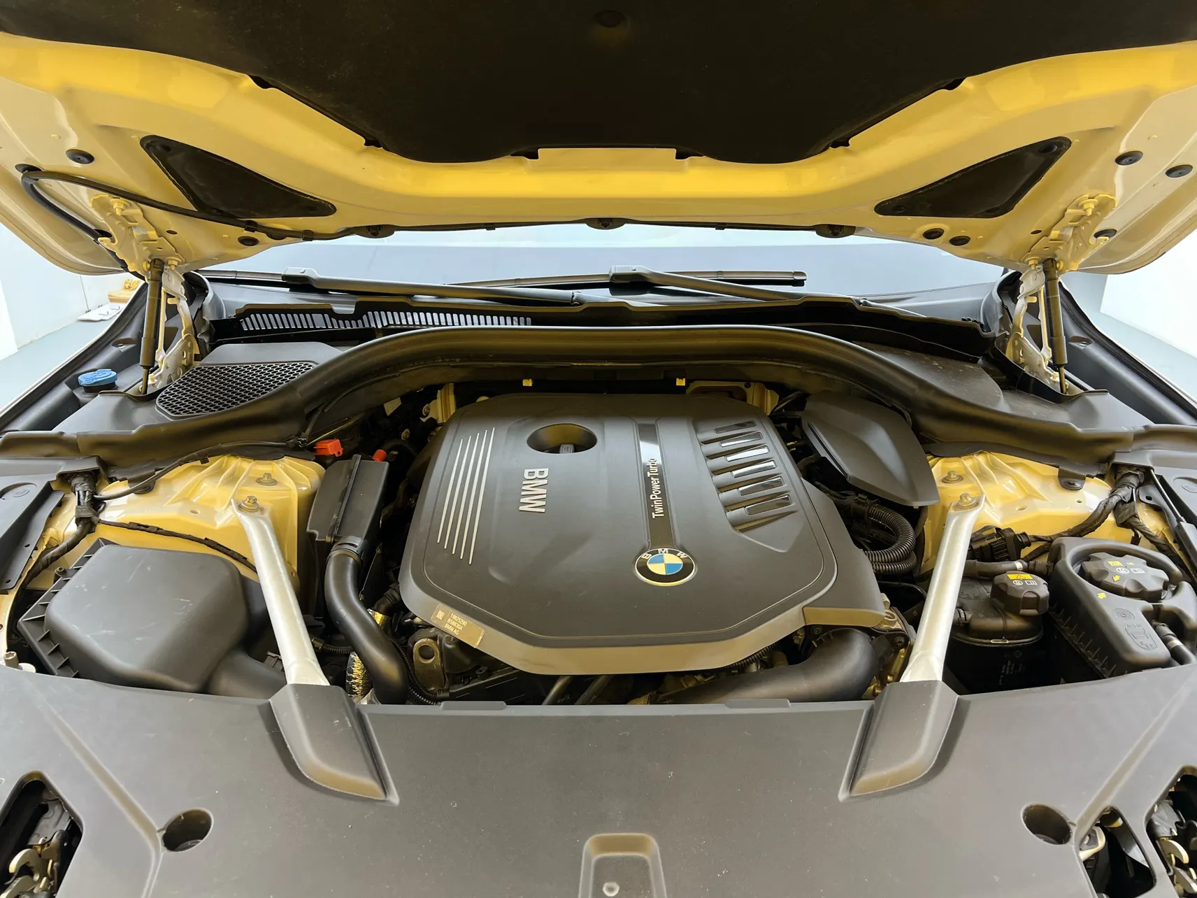 BMW 6GT, 2018 11