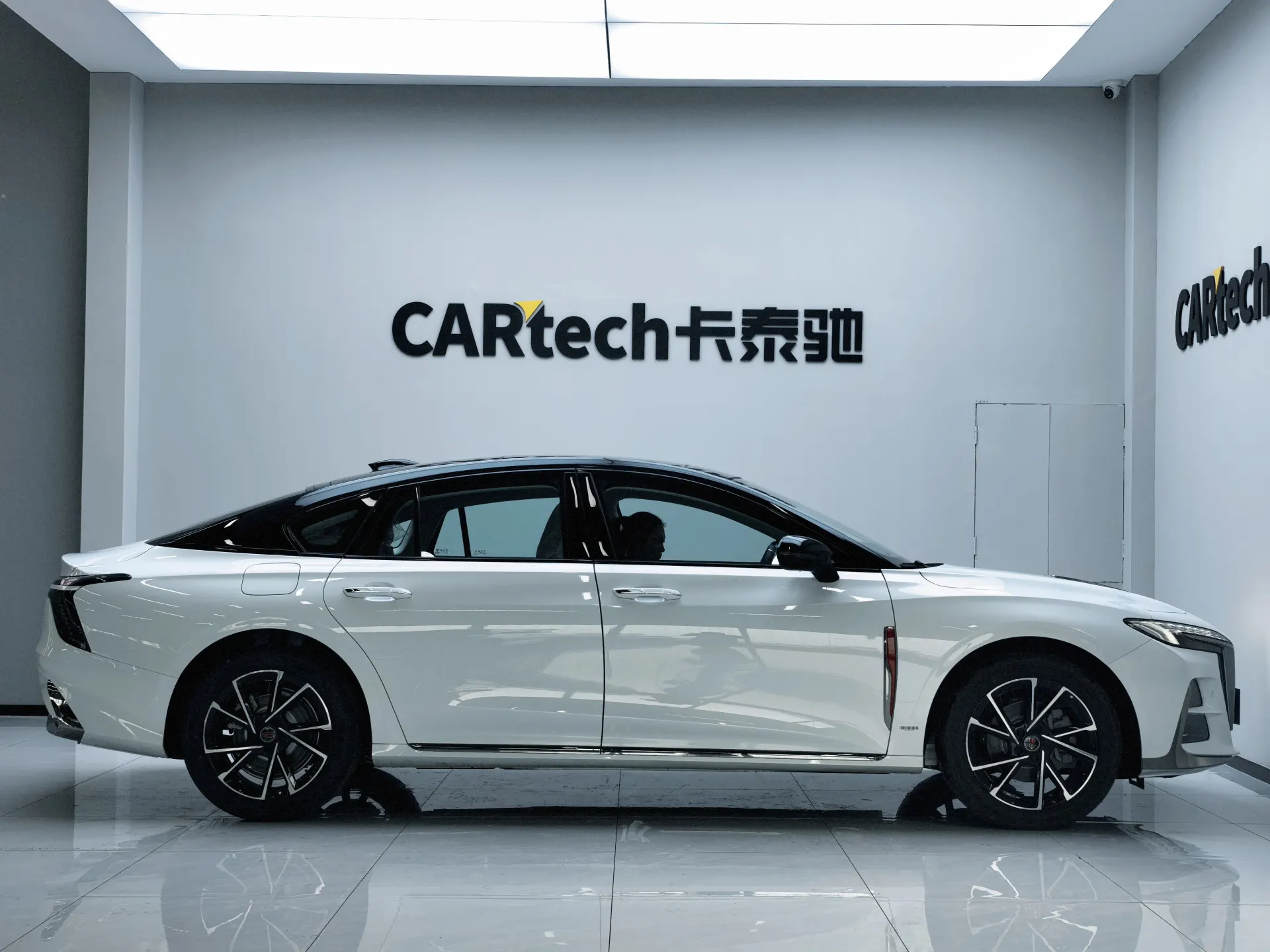 Hongqi H6, 2026 4