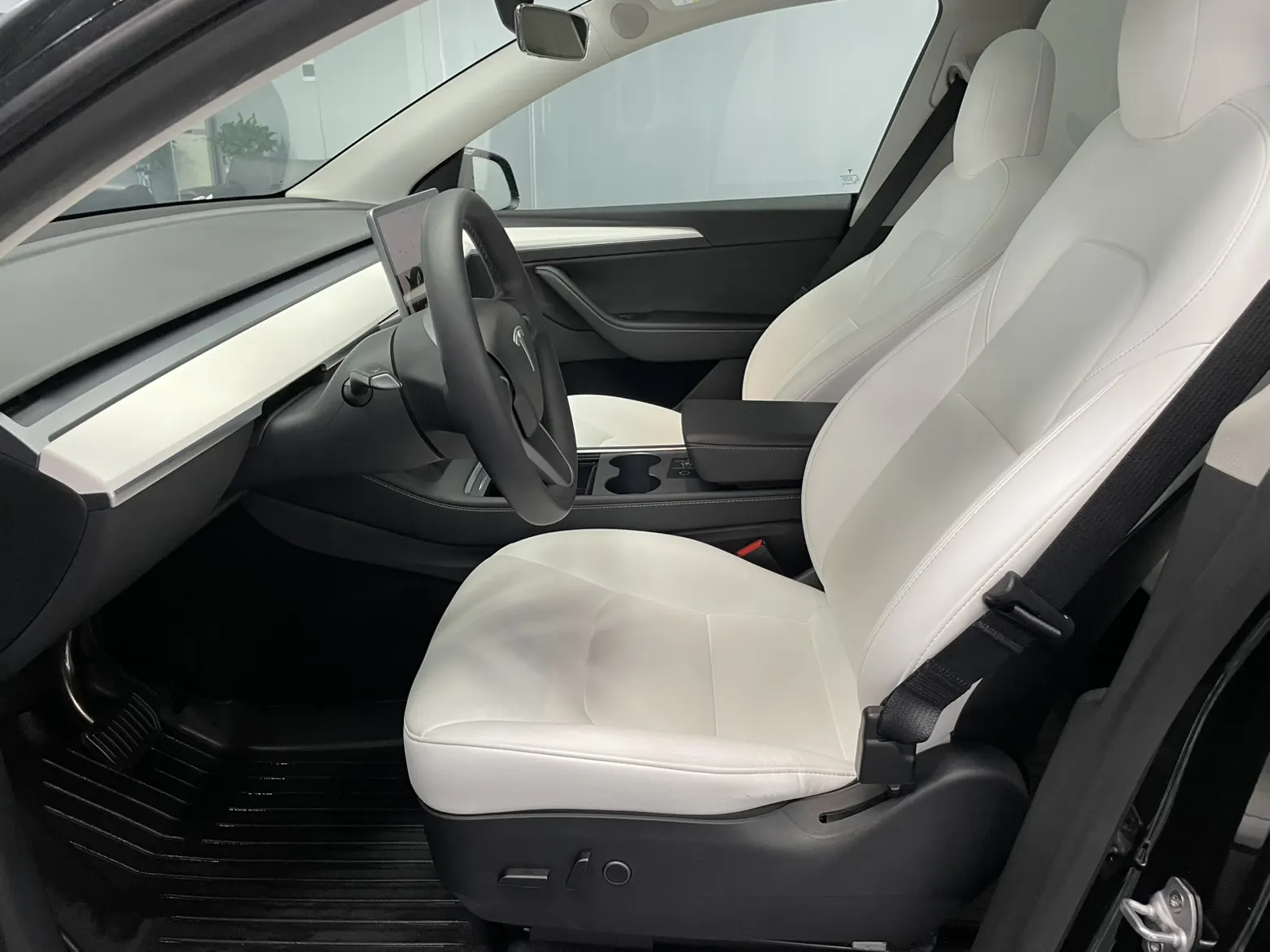 Tesla Model Y, 2022 12
