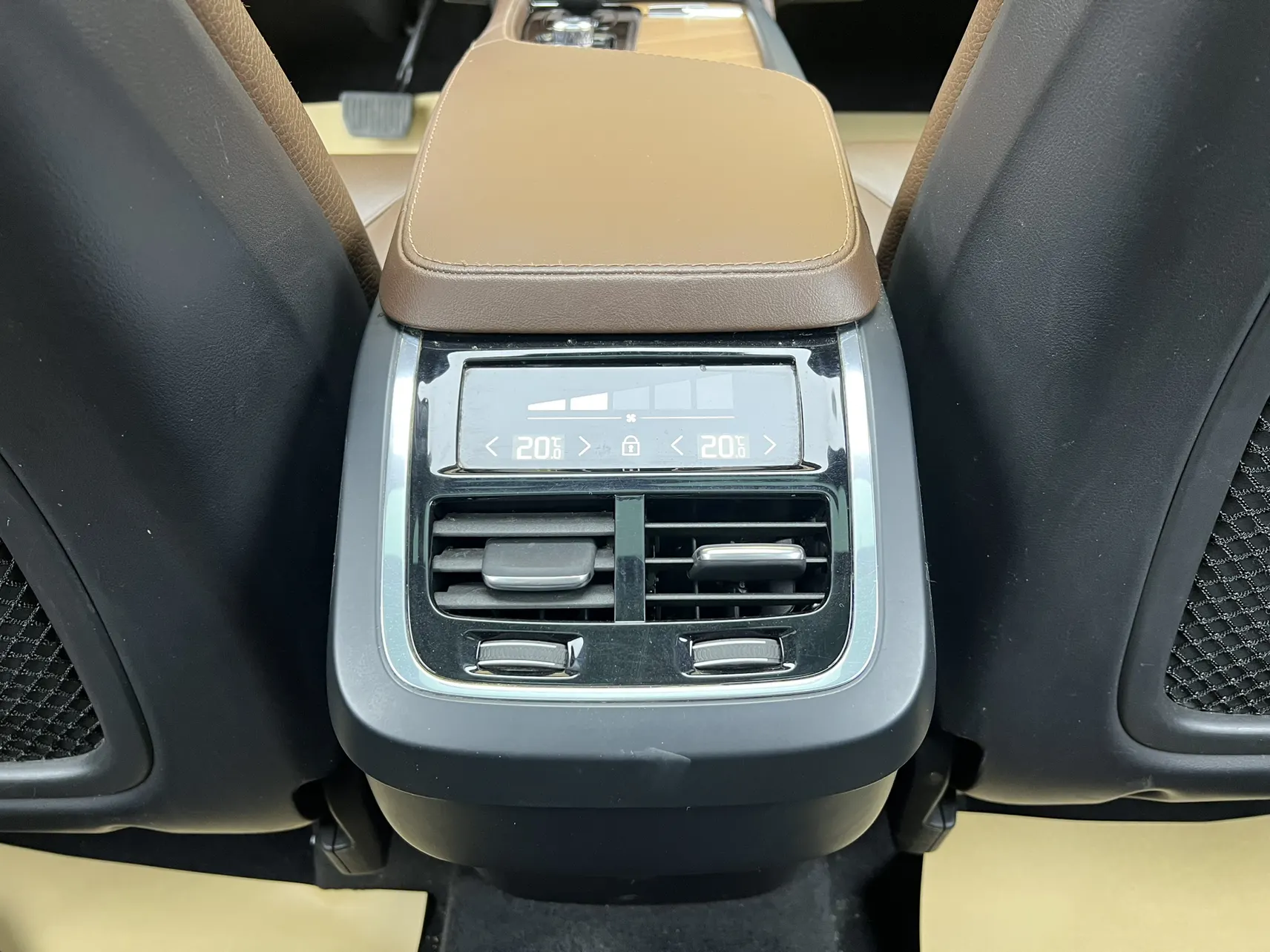 Volvo XC90, 2023 28
