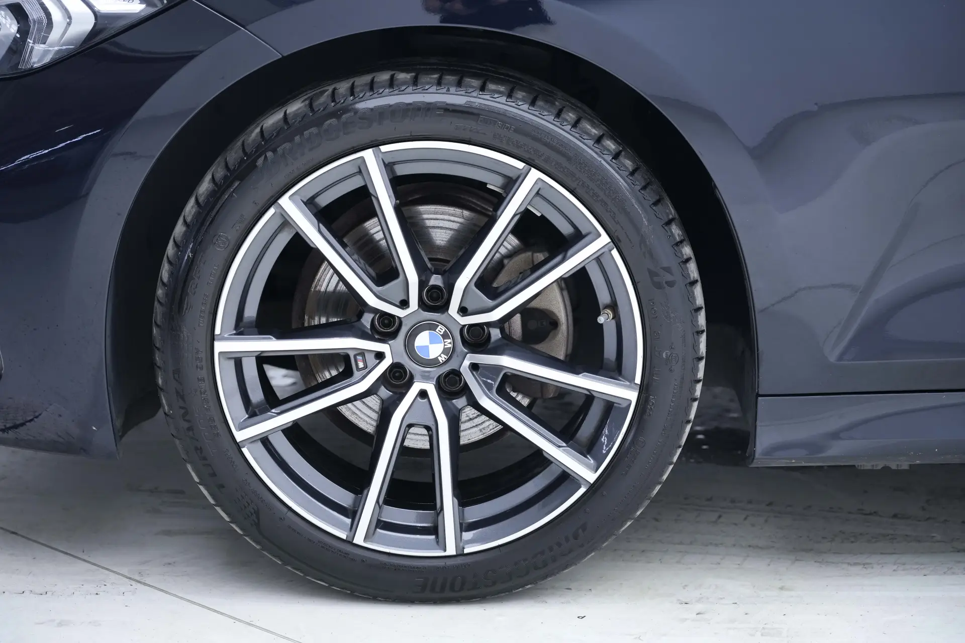 BMW 320Li, 2023 11