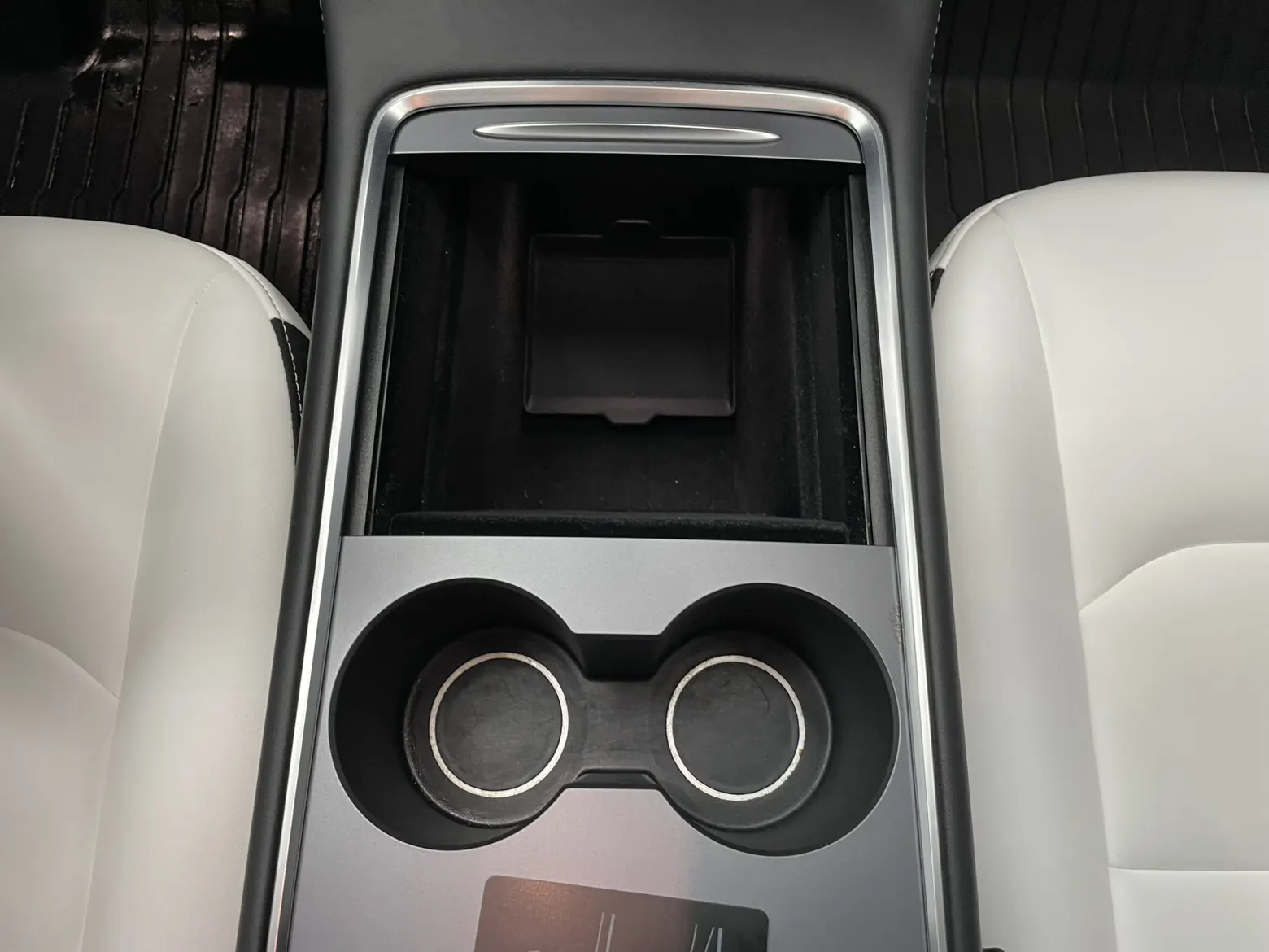 Tesla Model Y, 2022 17