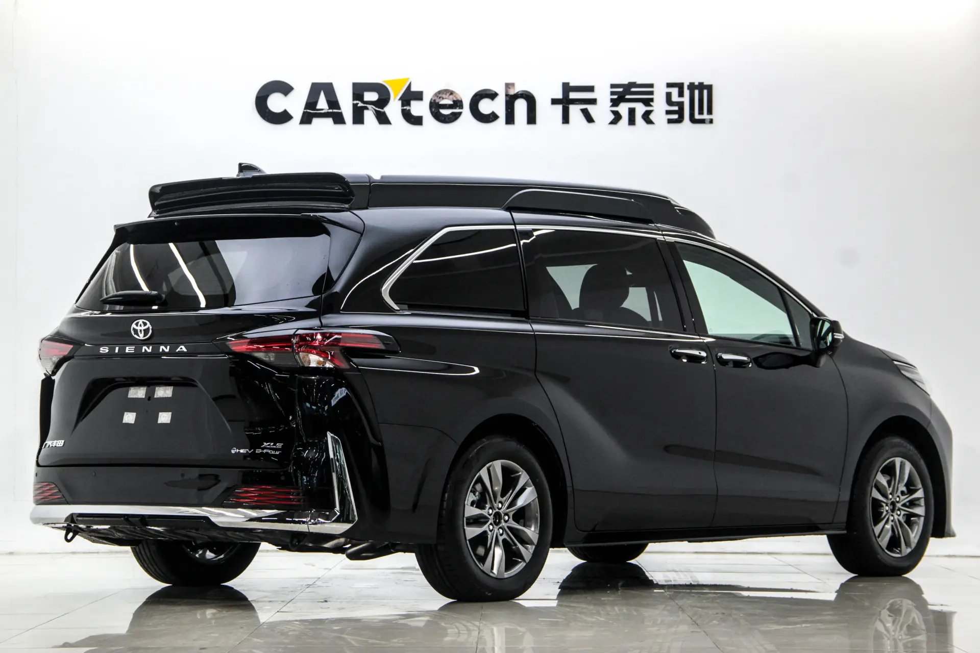 Toyota Sienna, 2026 все фото