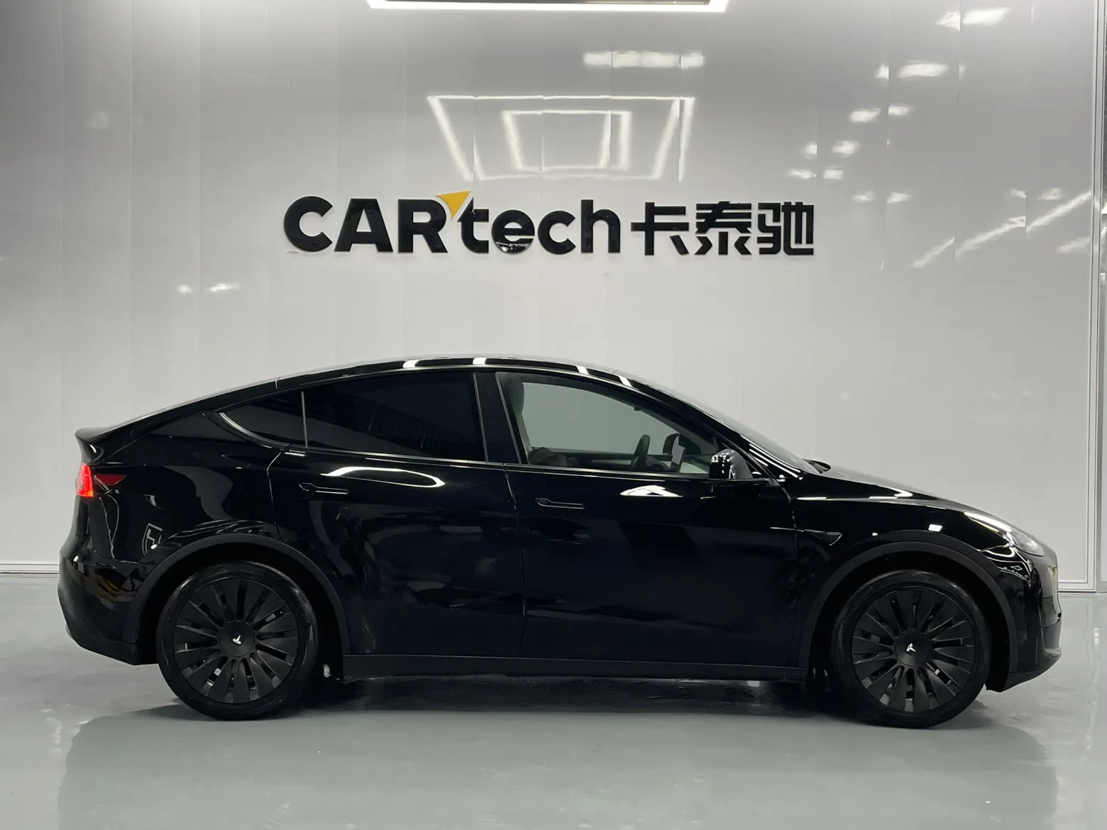 Tesla Model Y, 2022 все фото