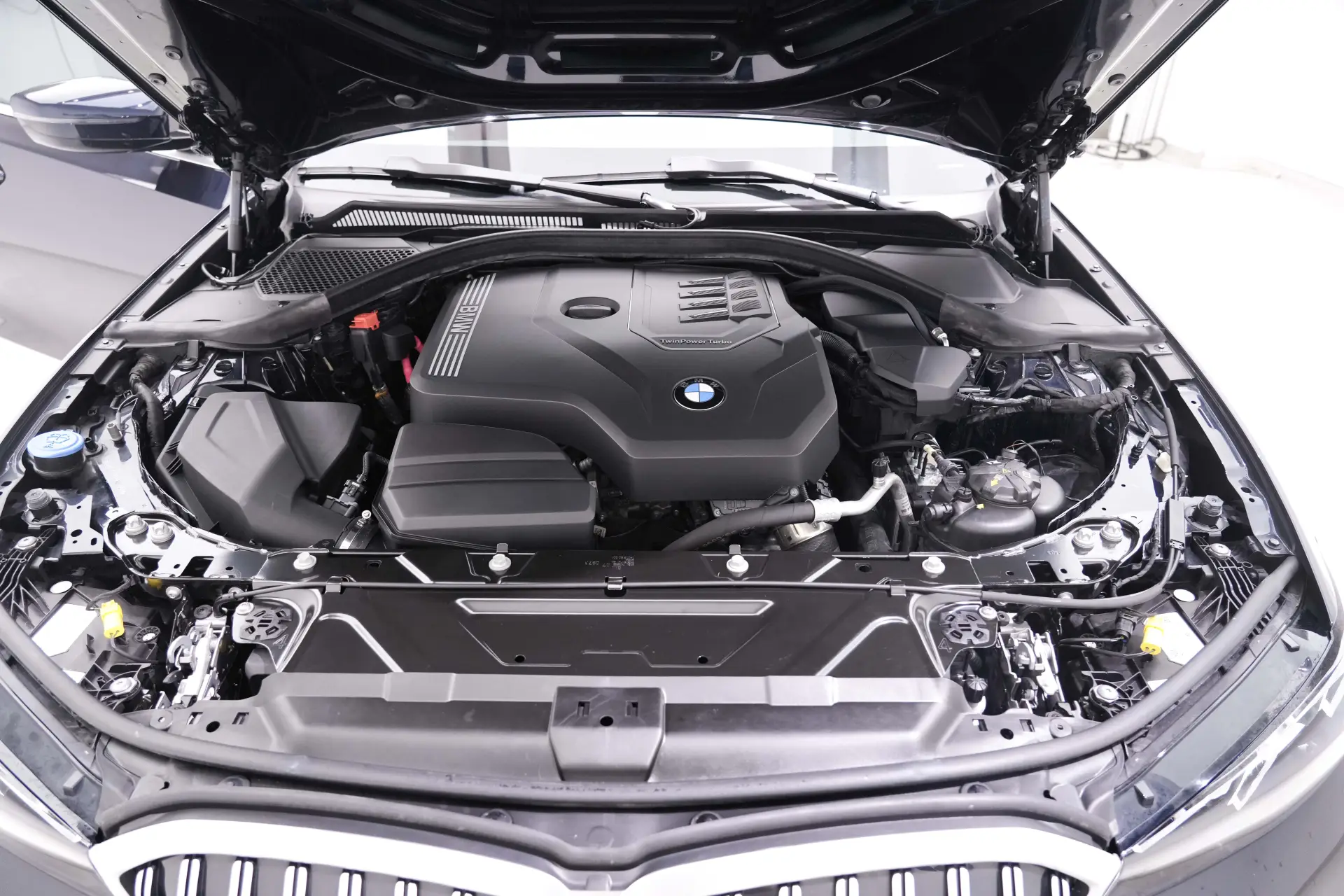 BMW 320Li, 2023 12