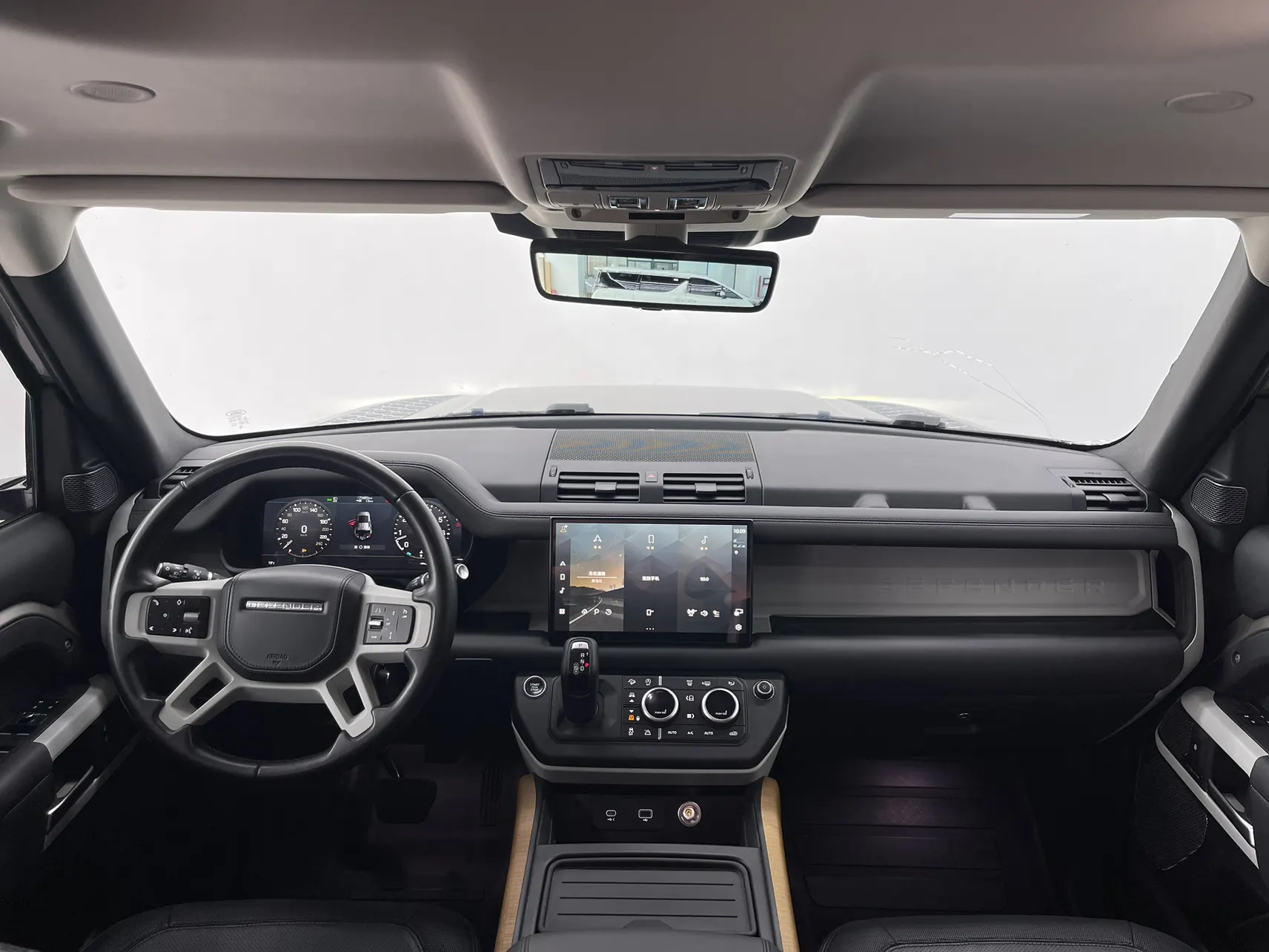 Land Rover Defender, 2022 11