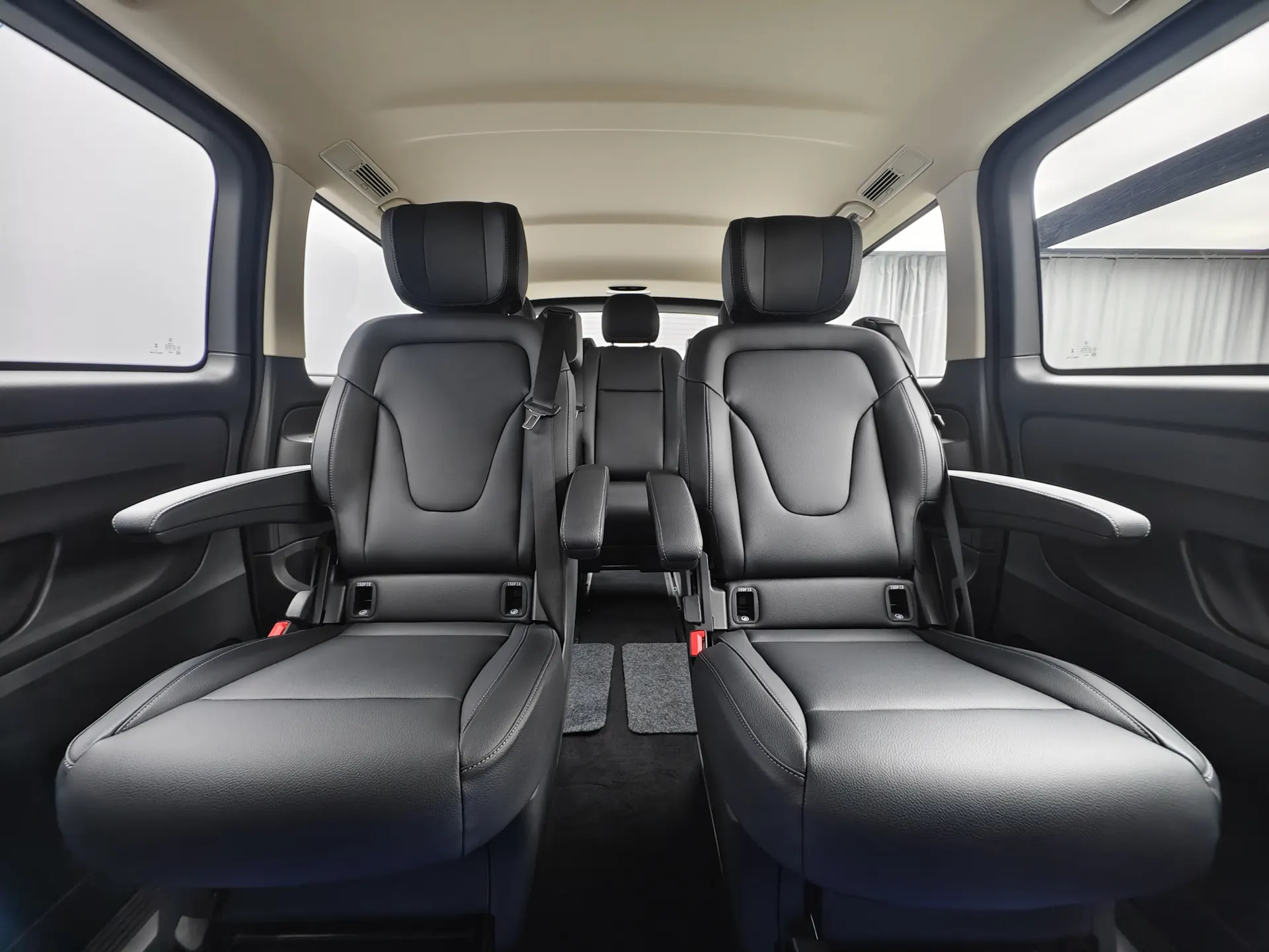 Mercedes-Benz Vito, 2023 14