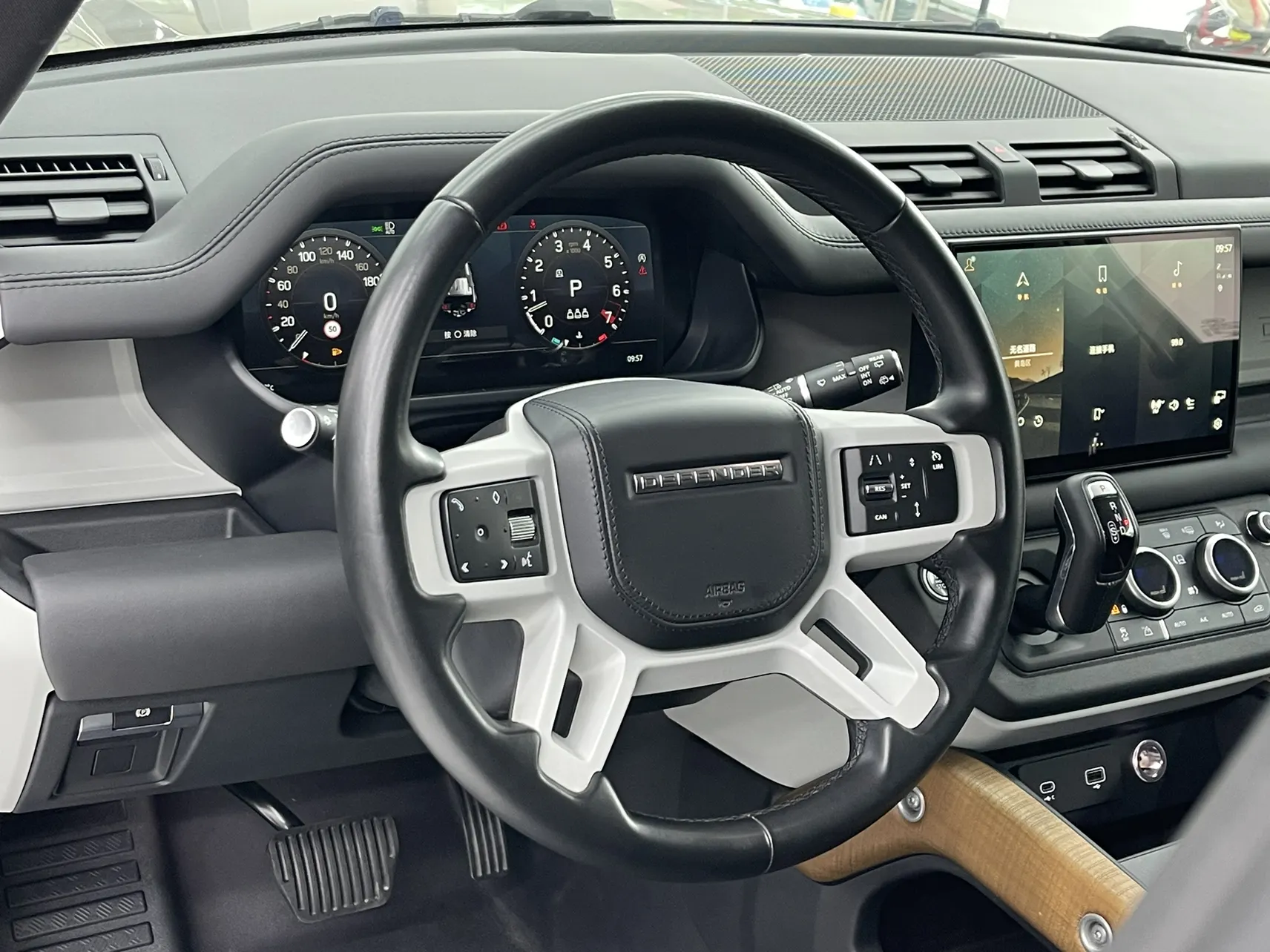 Land Rover Defender, 2022 12