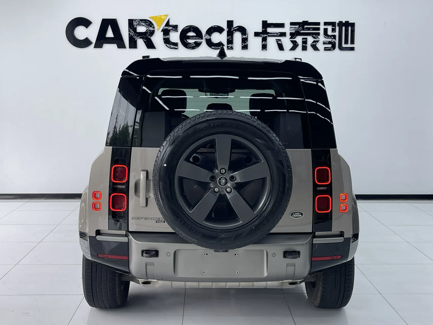 Land Rover Defender, 2022 4