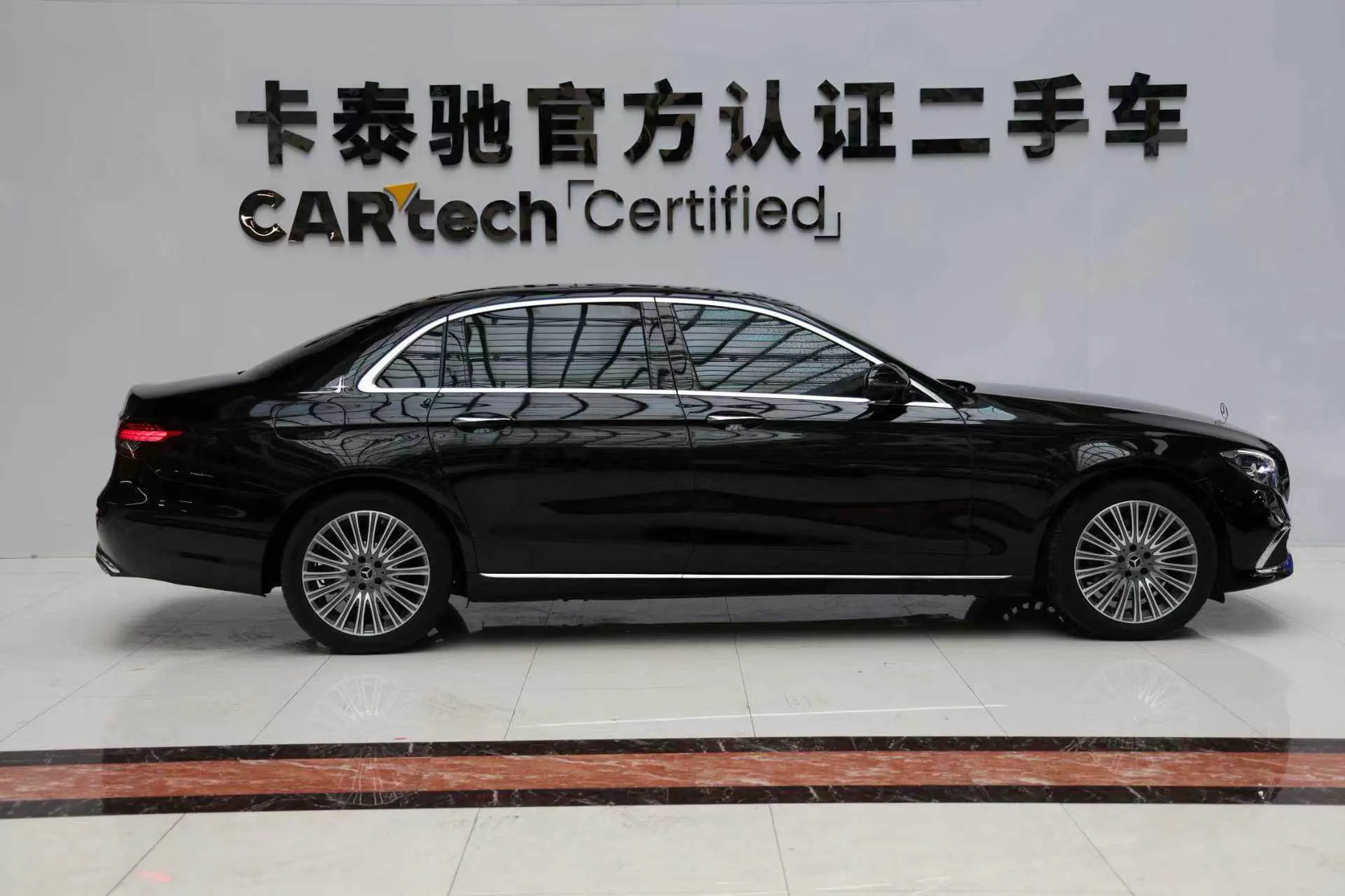 Mercedes-Benz E 300 L, 2023 6
