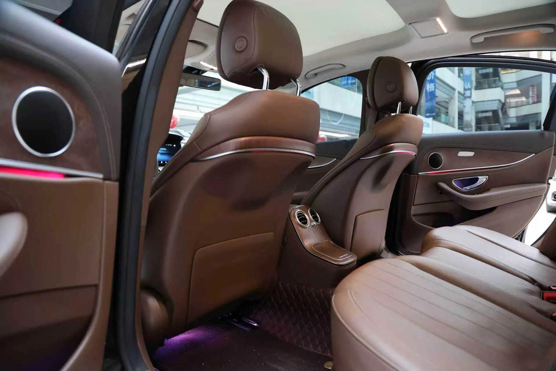 Mercedes-Benz E 300 L, 2023 12