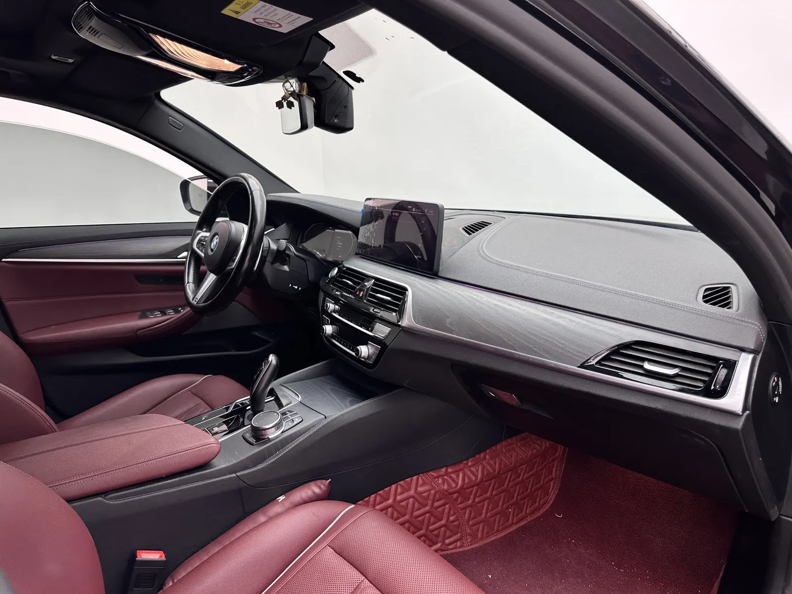 BMW 530Li, 2023 11