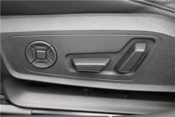 Audi A7L 45 TFSI, 2025 12