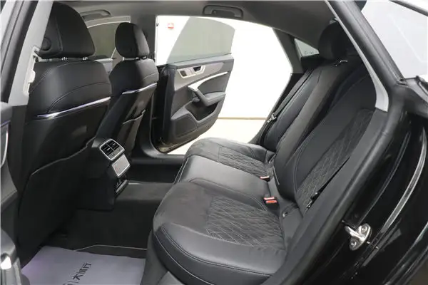 Audi A7L 45 TFSI, 2025 6