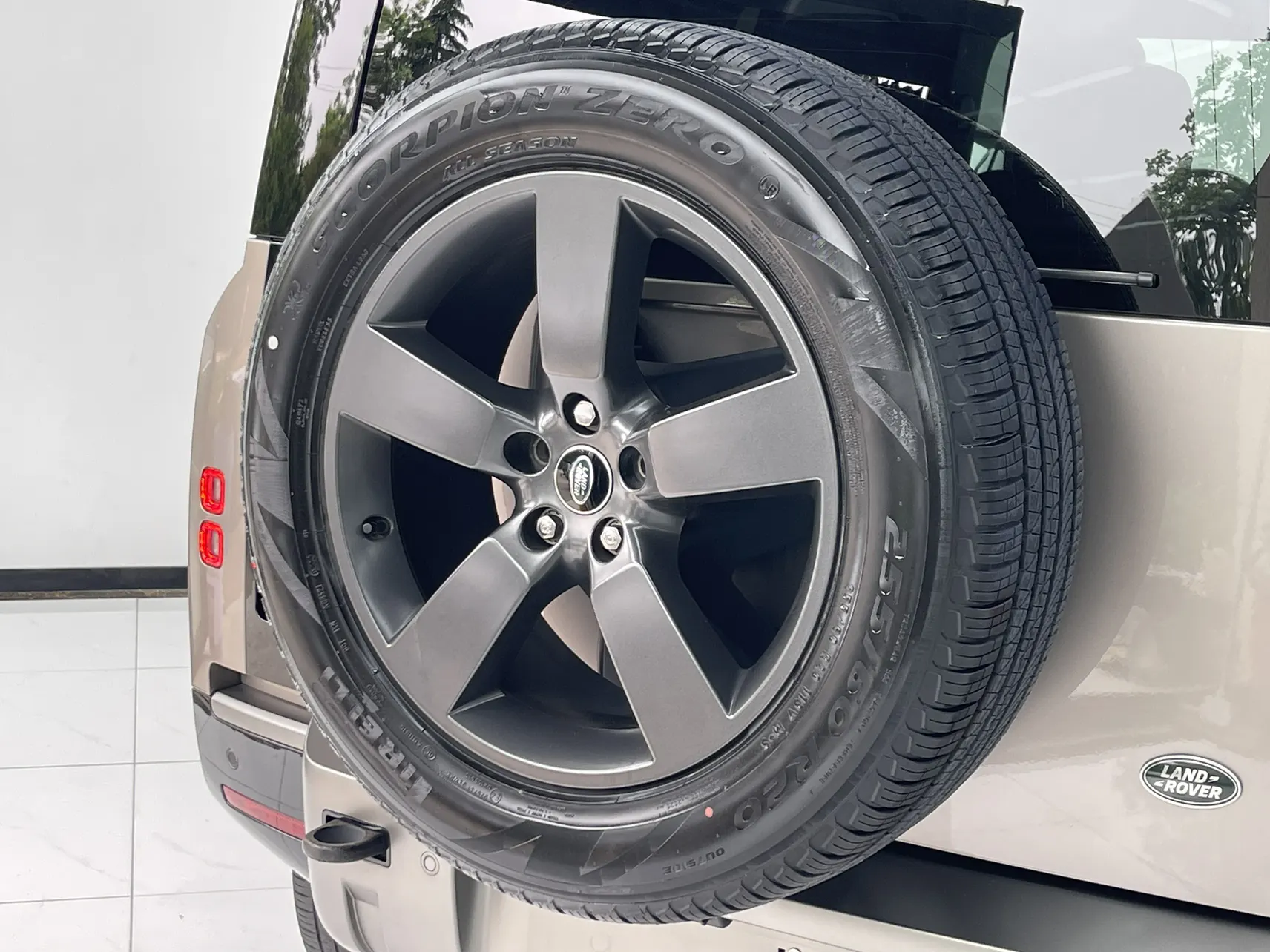 Land Rover Defender, 2022 7