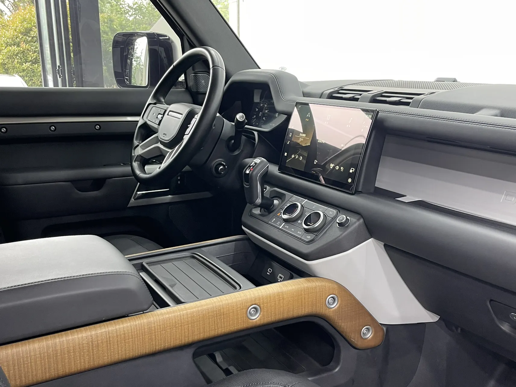 Land Rover Defender, 2022 16