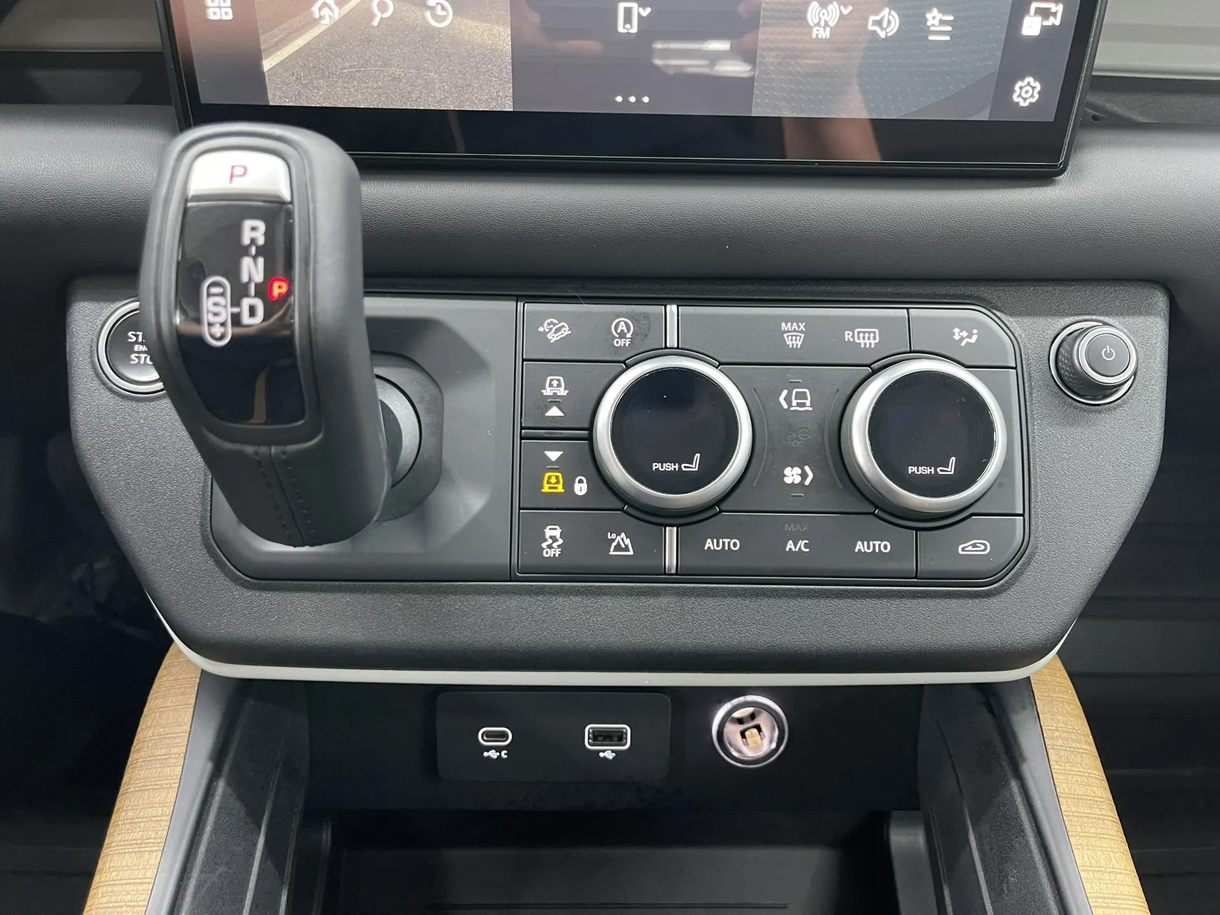 Land Rover Defender, 2022 26