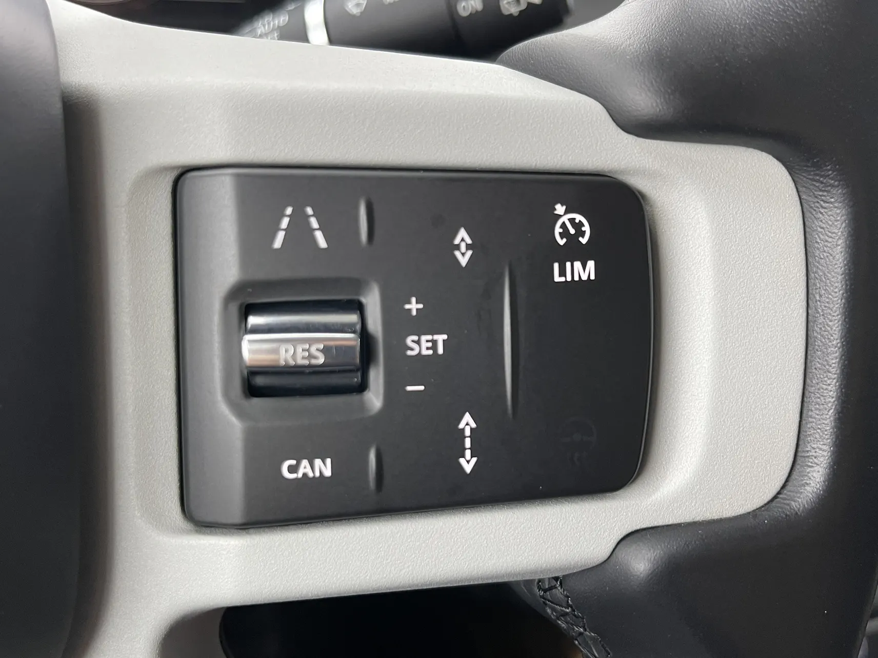 Land Rover Defender, 2022 27